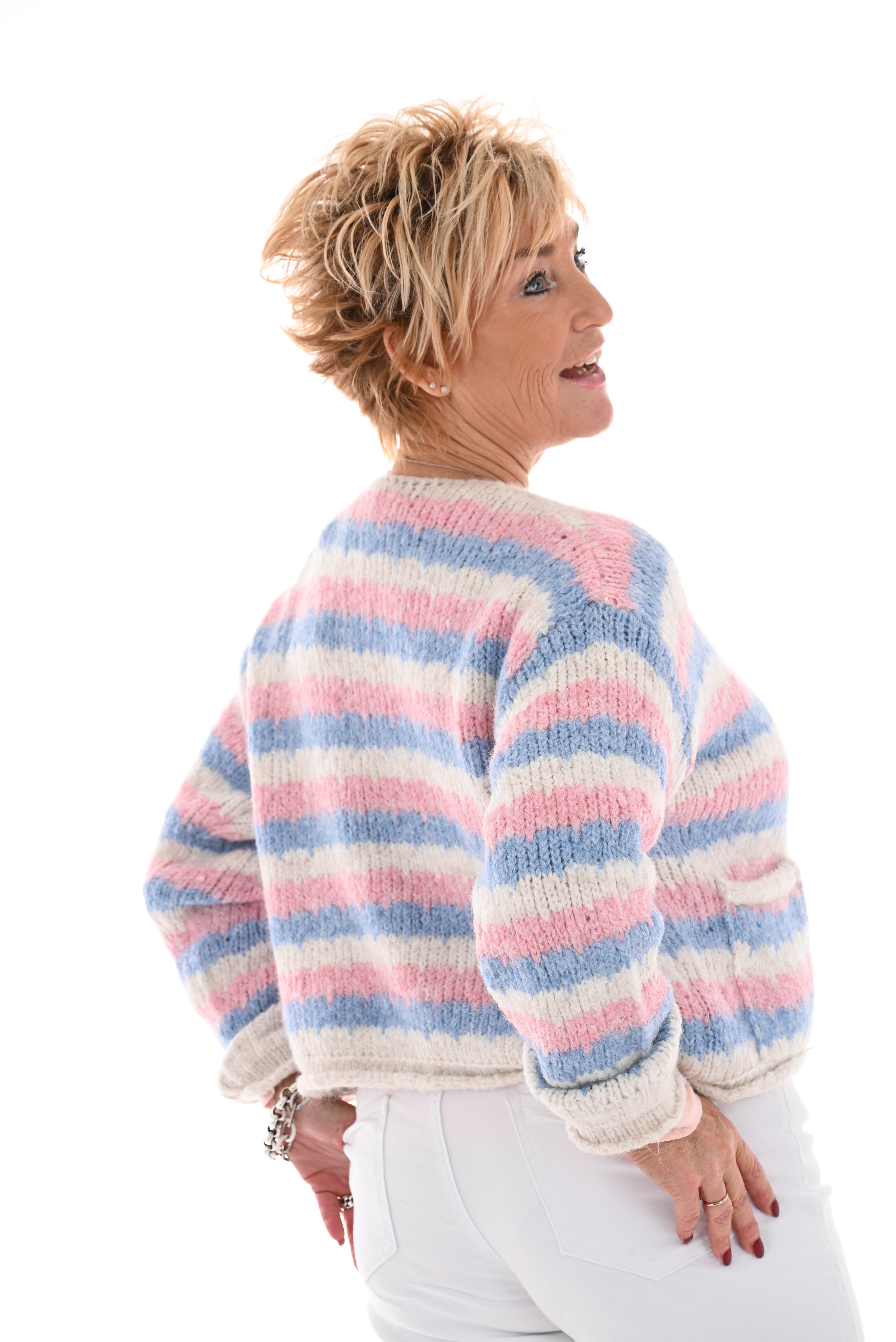 Gebreid vest strepen met knopen roze/blauw/wit