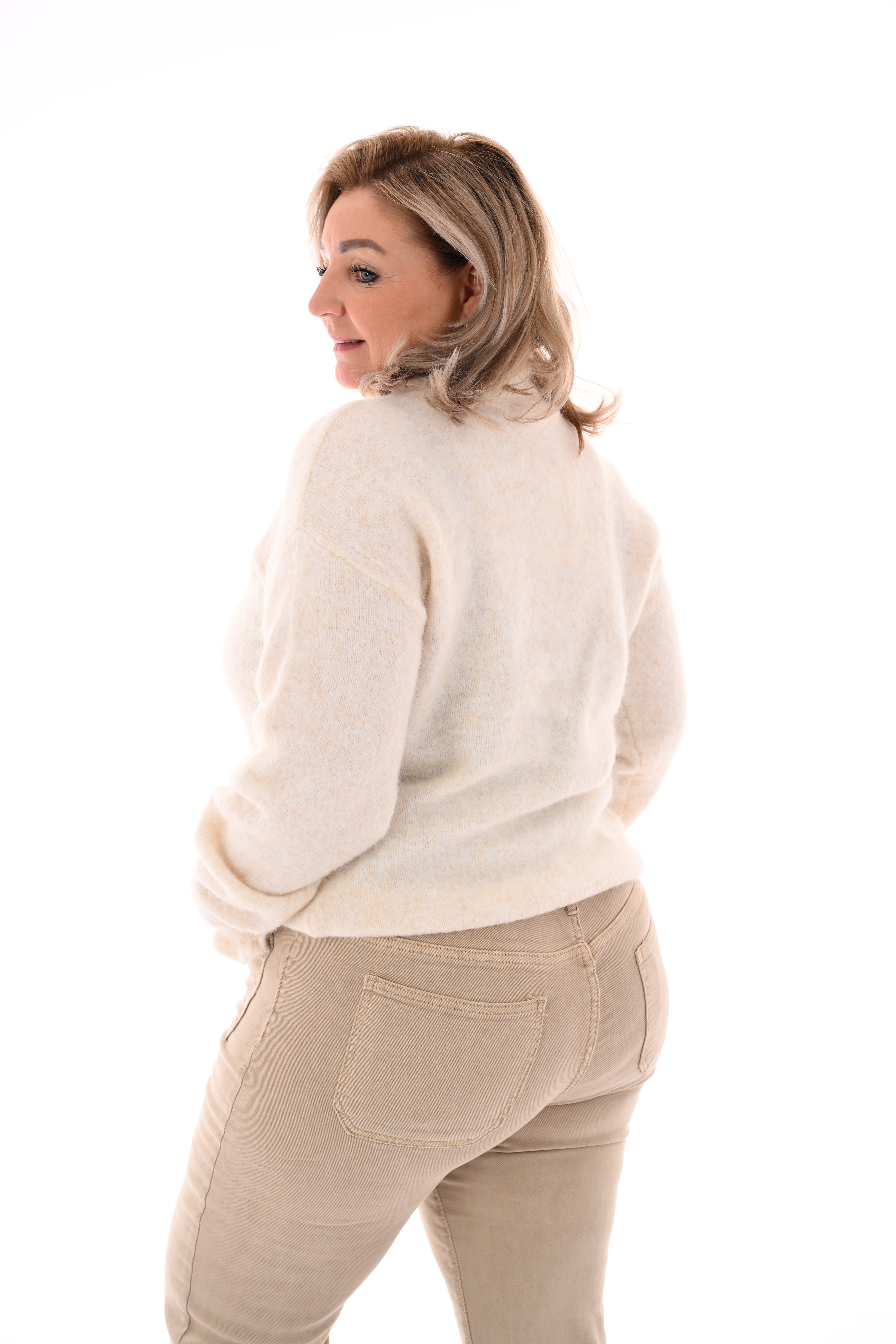 Vest knopen met roezelmouwen creme