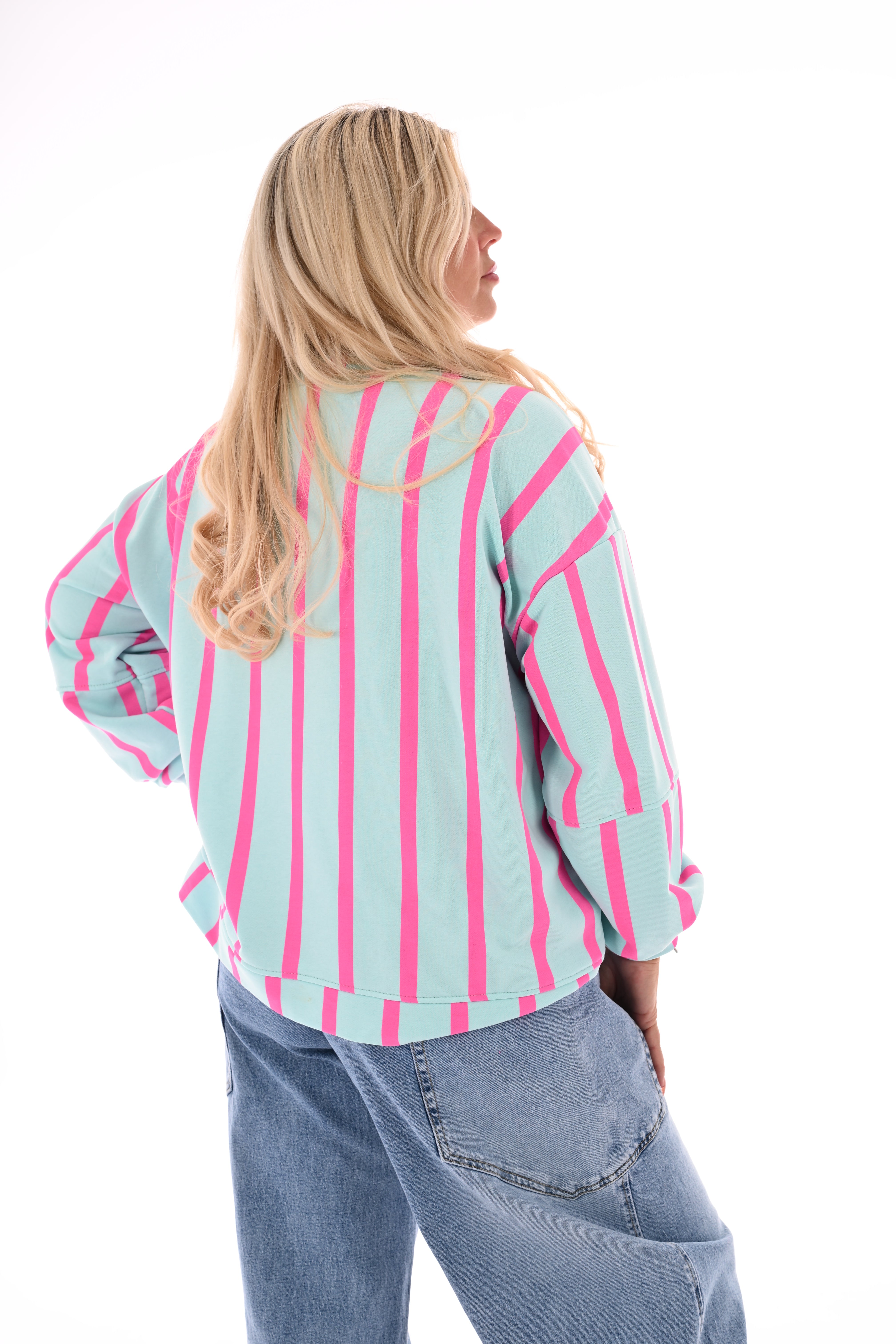 Sweater applicatie en strepen lichtblauw/roze