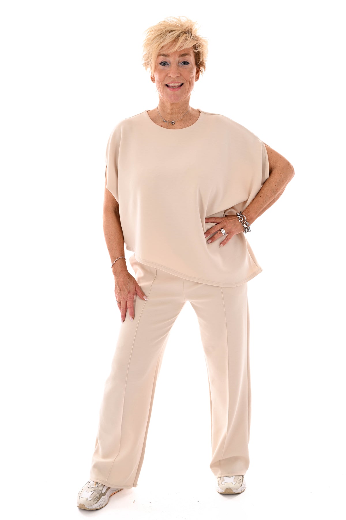 Tweedelig set asymmetrisch korte mouwen beige