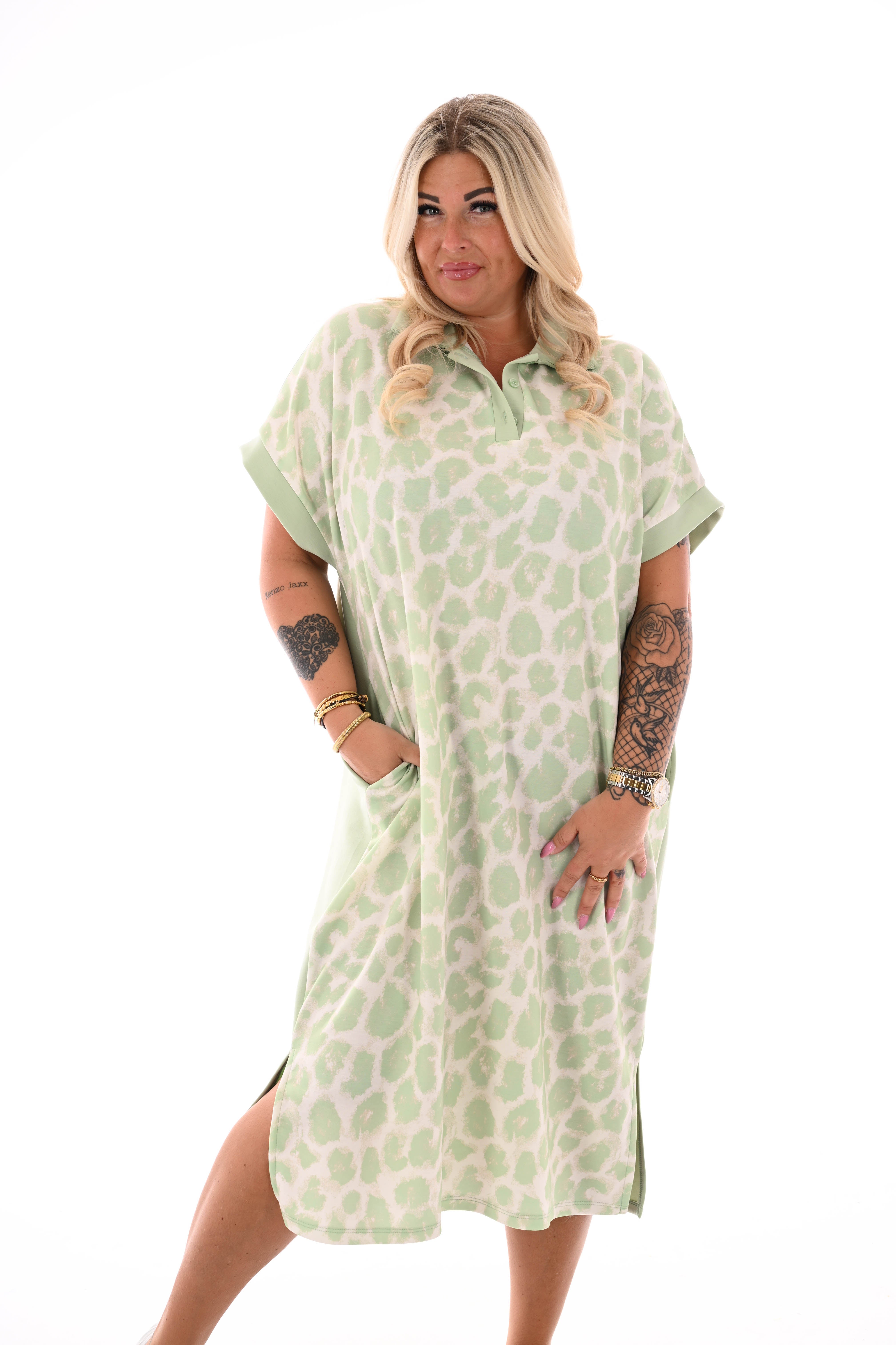 Sweaterdress korte mouwen panterprint v-hals lichtgroen