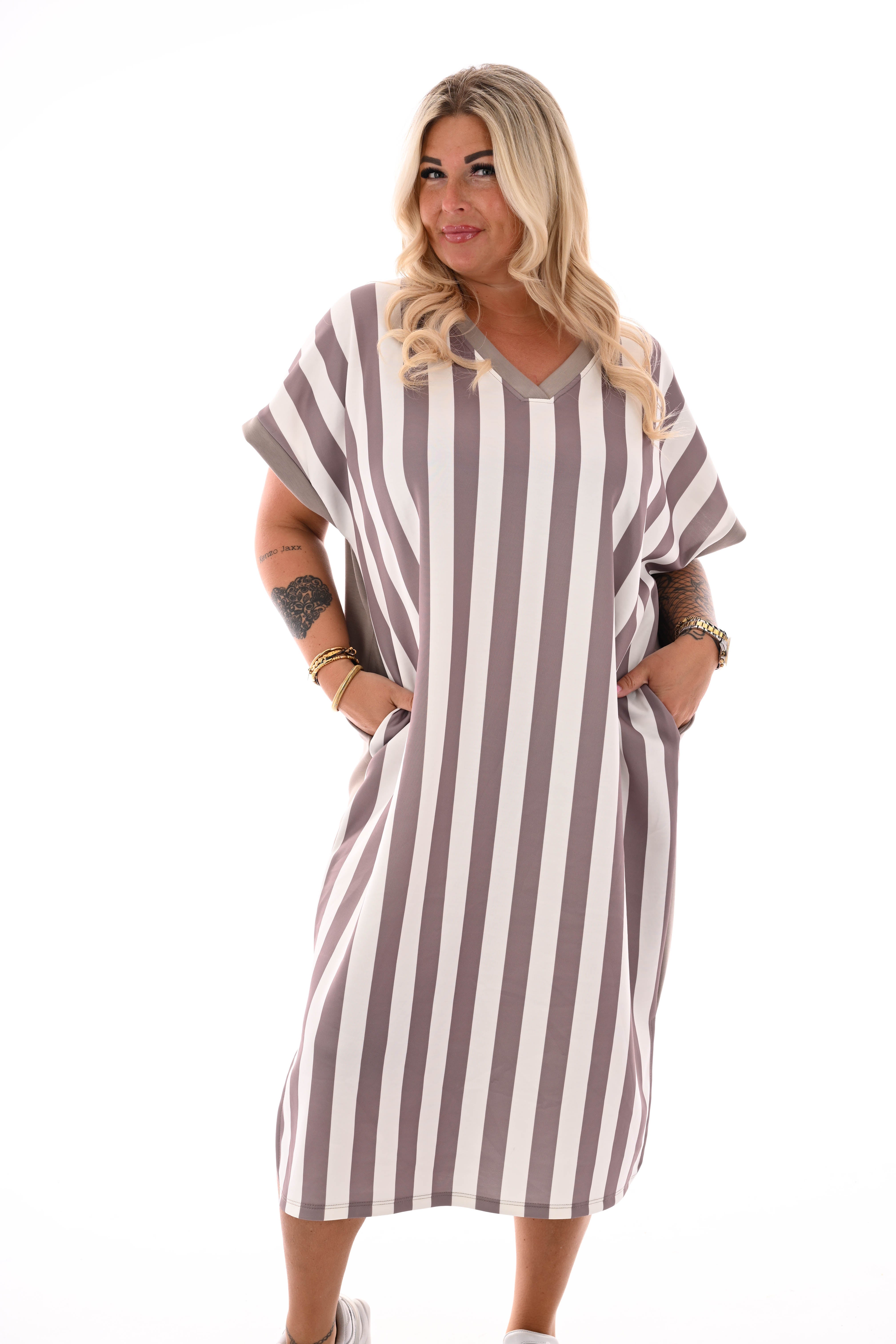 Sweaterdress v-hals korte mouwen strepen taupe