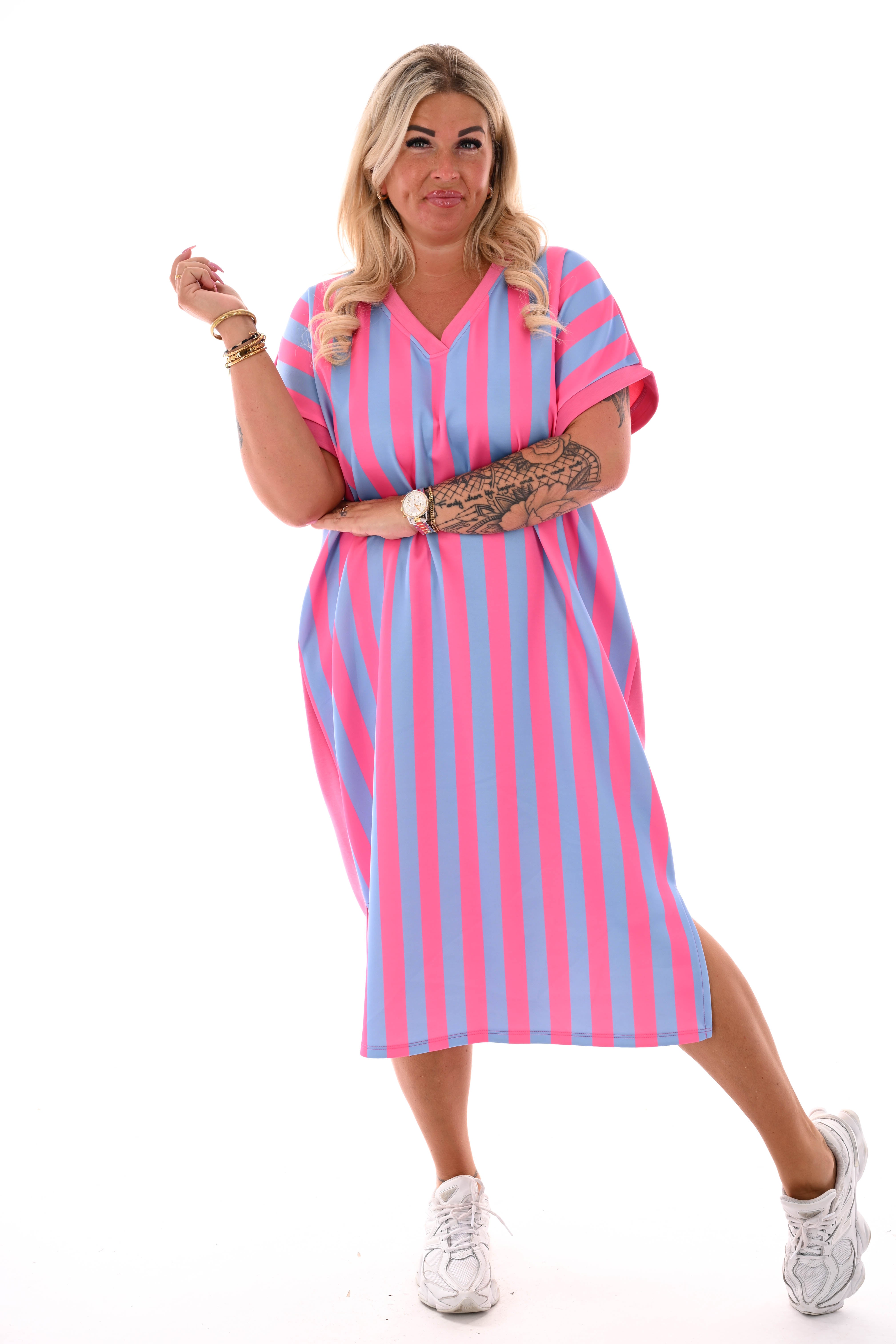 Sweaterdress v-hals korte mouwen strepen donkerroze