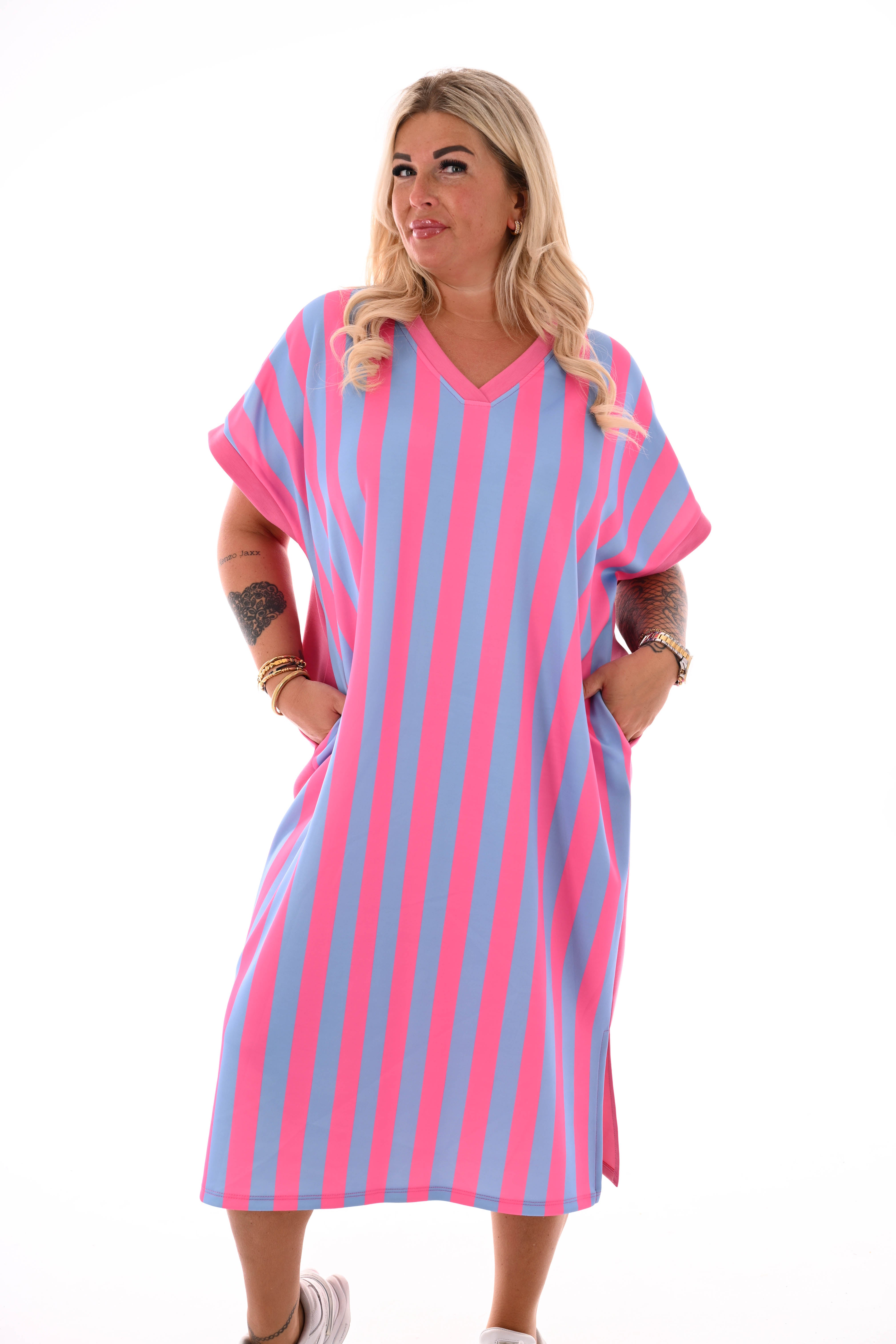 Sweaterdress v-hals korte mouwen strepen donkerroze