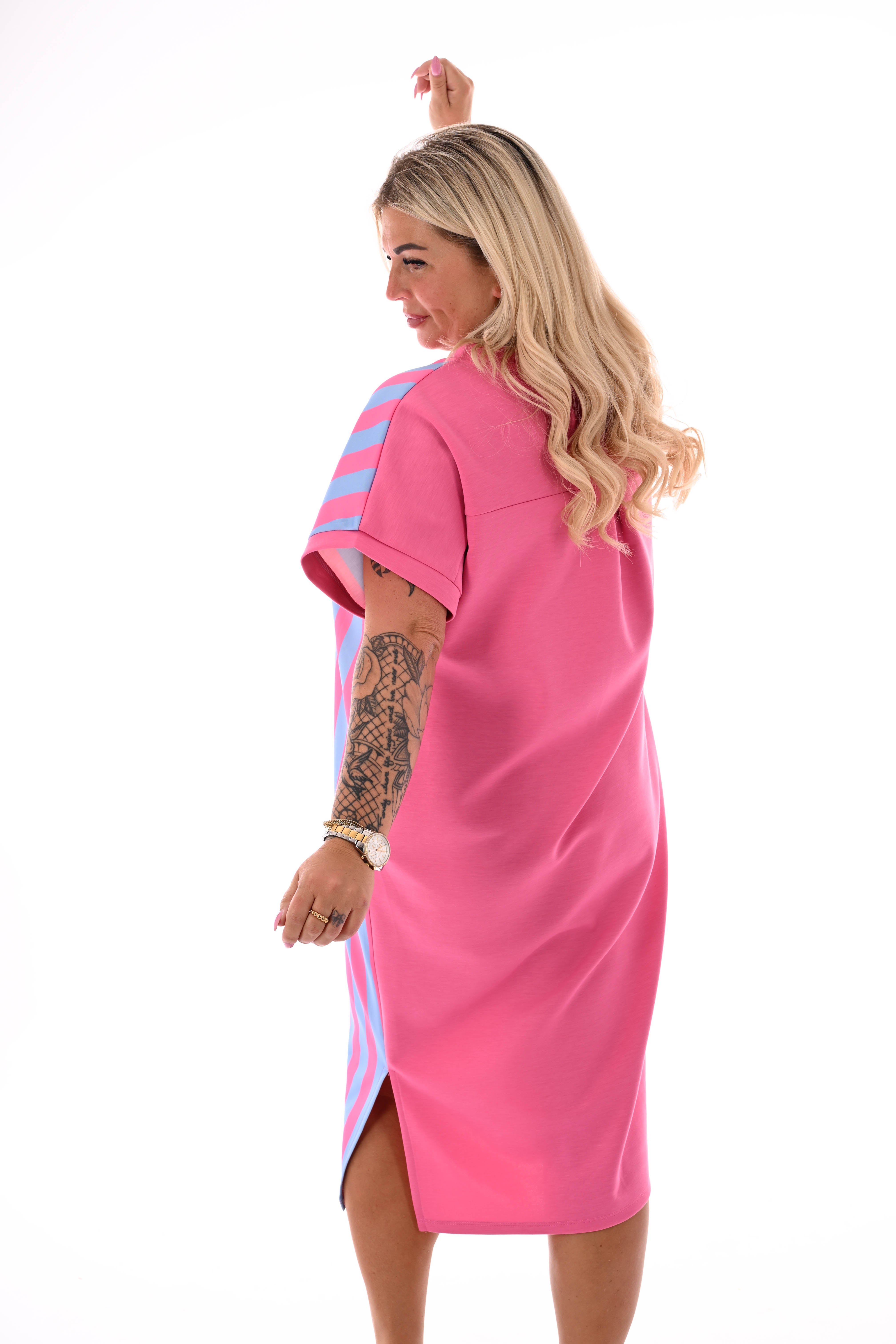 Sweaterdress v-hals korte mouwen strepen donkerroze