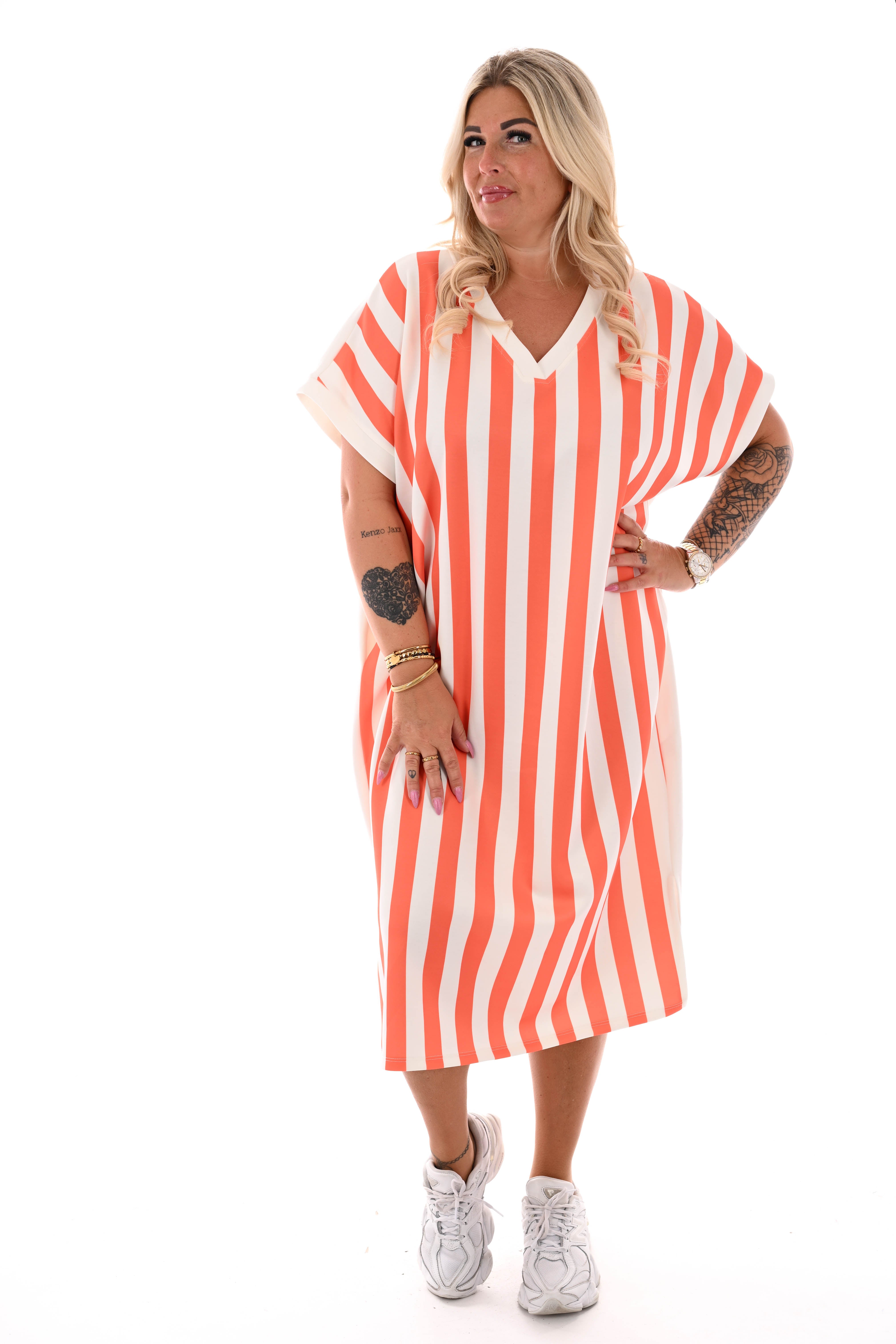 Sweaterdress v-hals korte mouwen strepen oranje