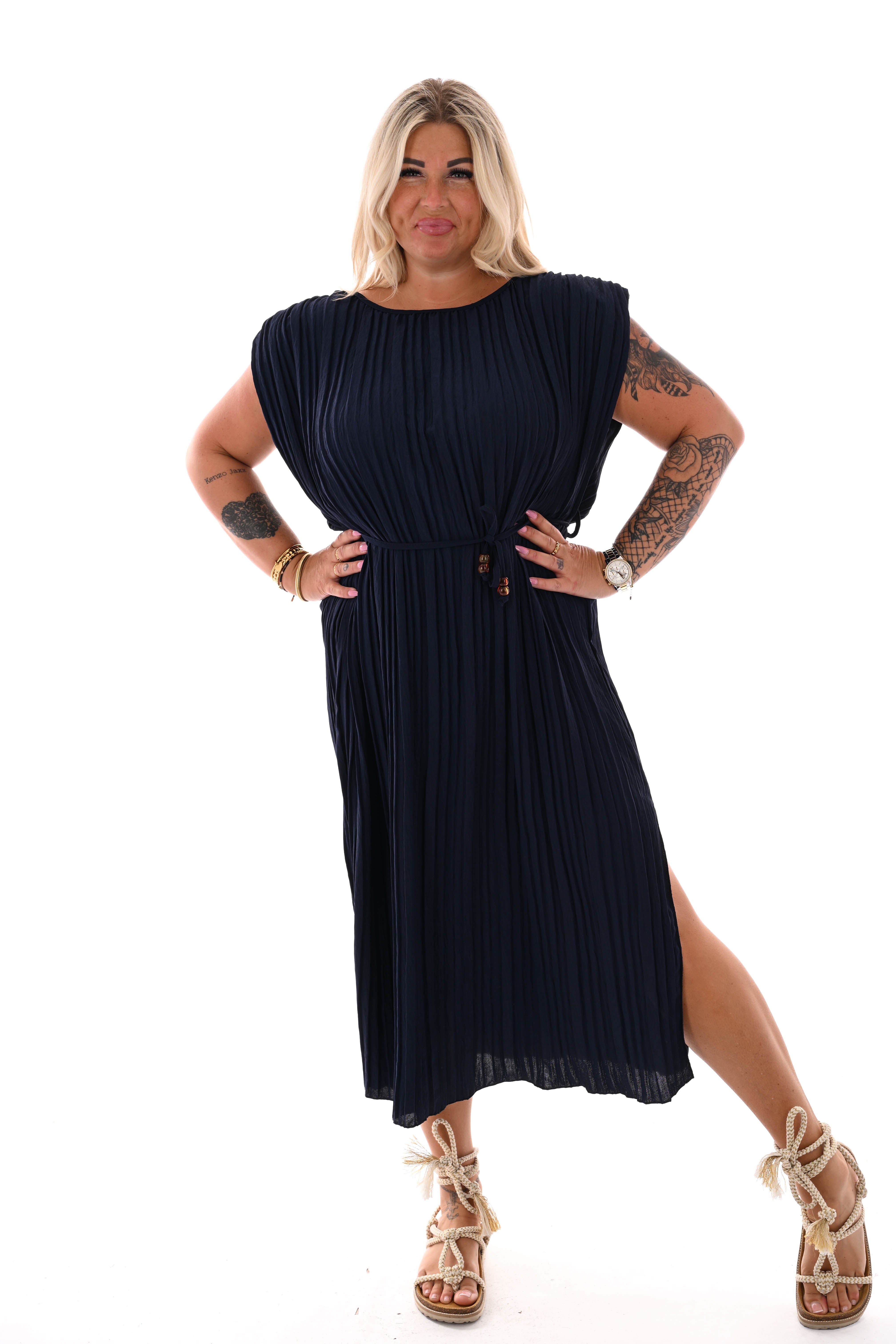 Plisse jurk met ceintuur marineblauw