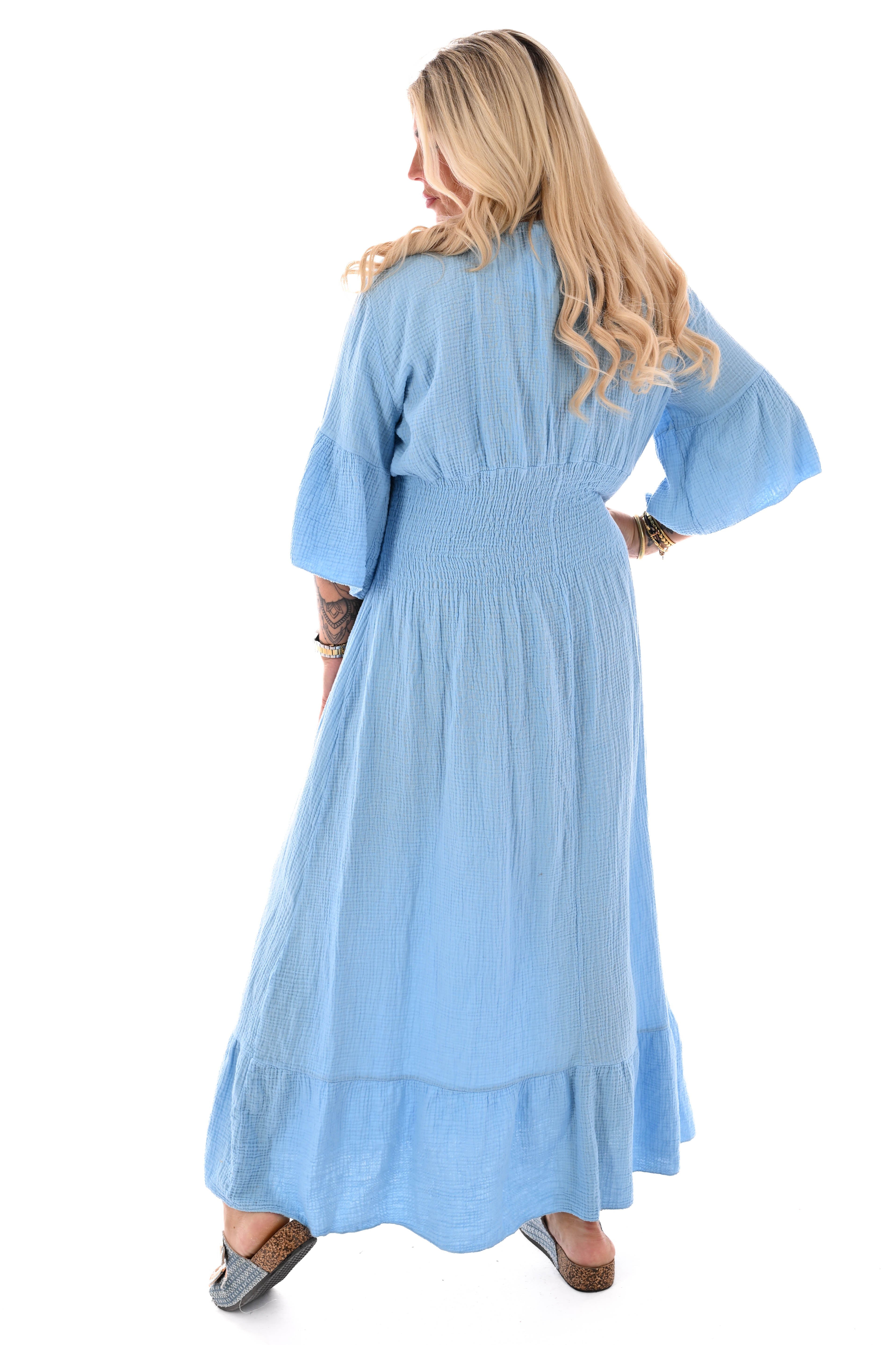 Lange wafeljurk v-hals trompetmouwen lichtblauw
