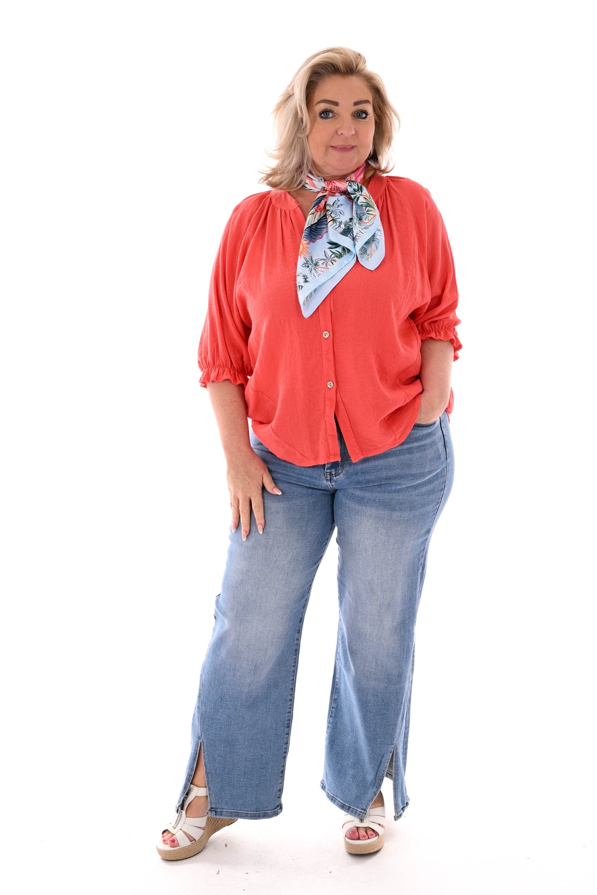 Blouse v-hals korte roezelmouwen koraal