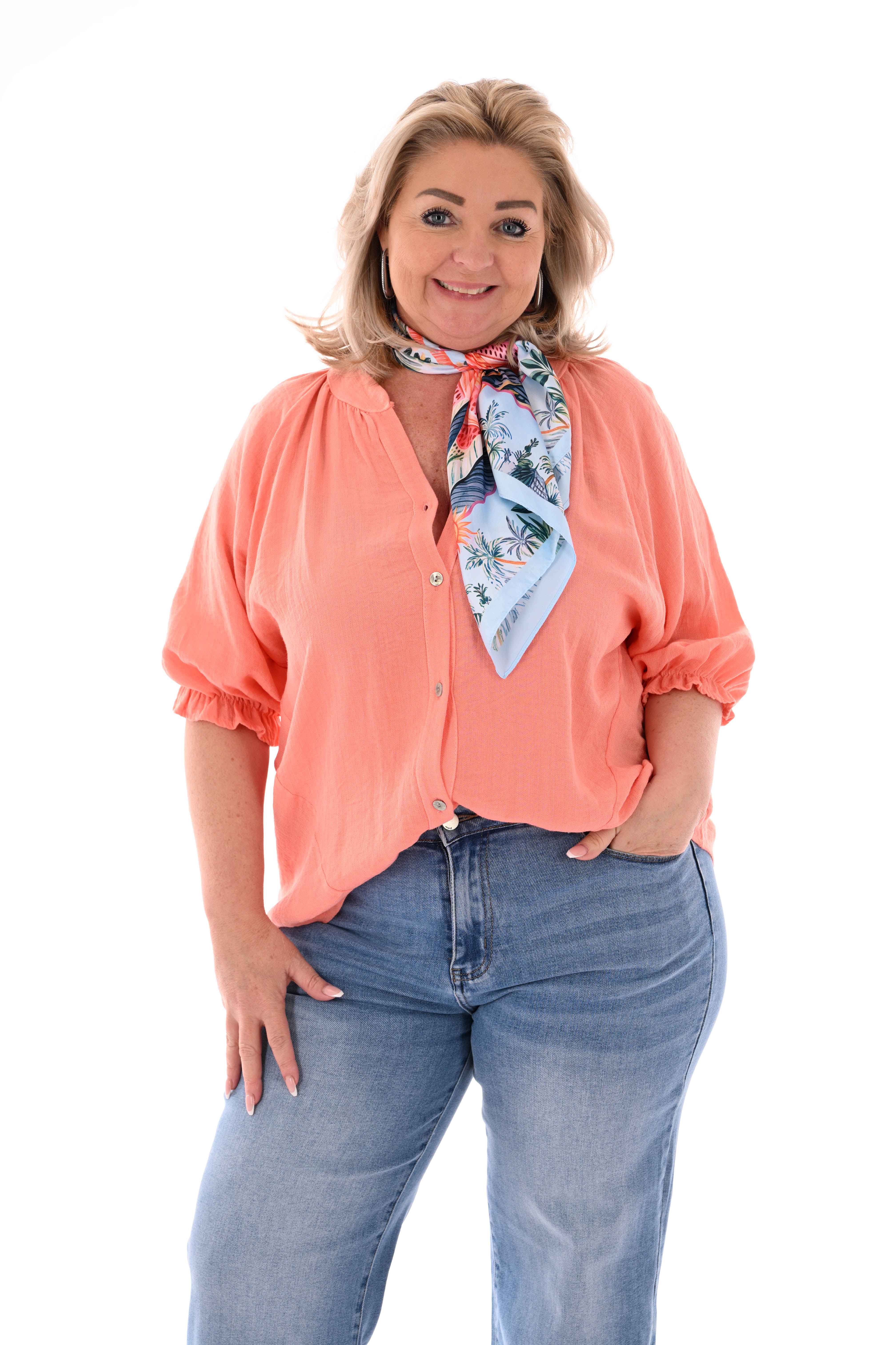 Blouse v-hals korte roezelmouwen zalm