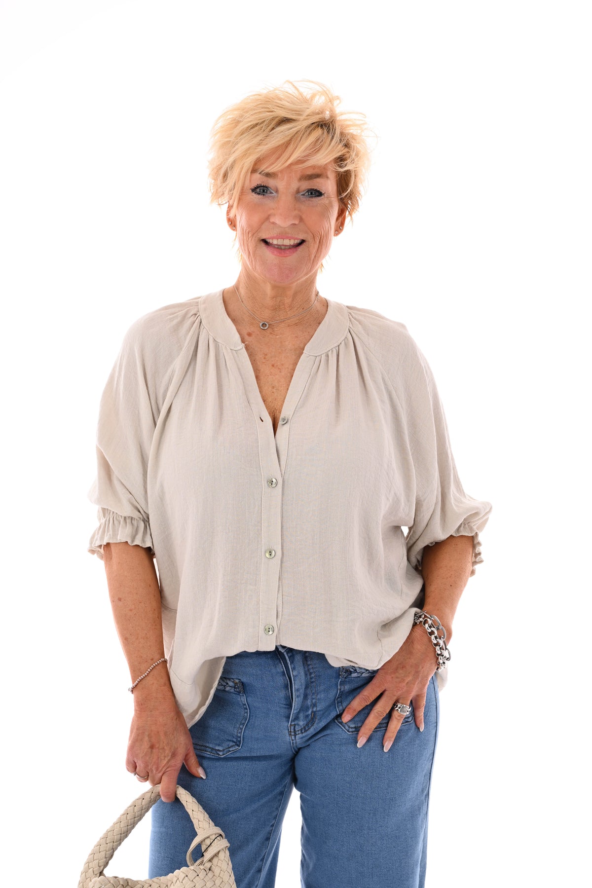 Blouse v-hals korte roezelmouwen beige