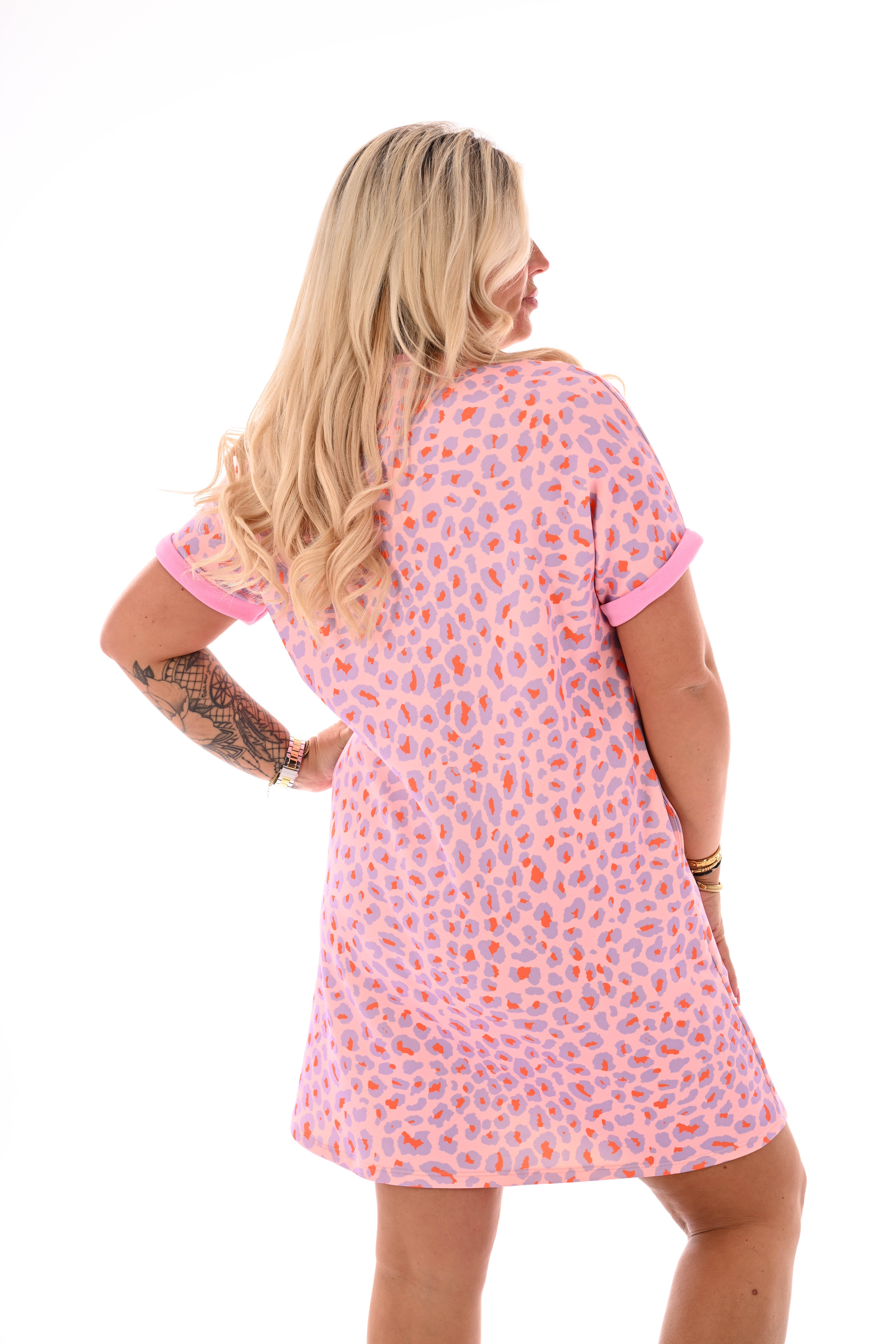 Sweaterdress panterprint korte mouwen lichtroze