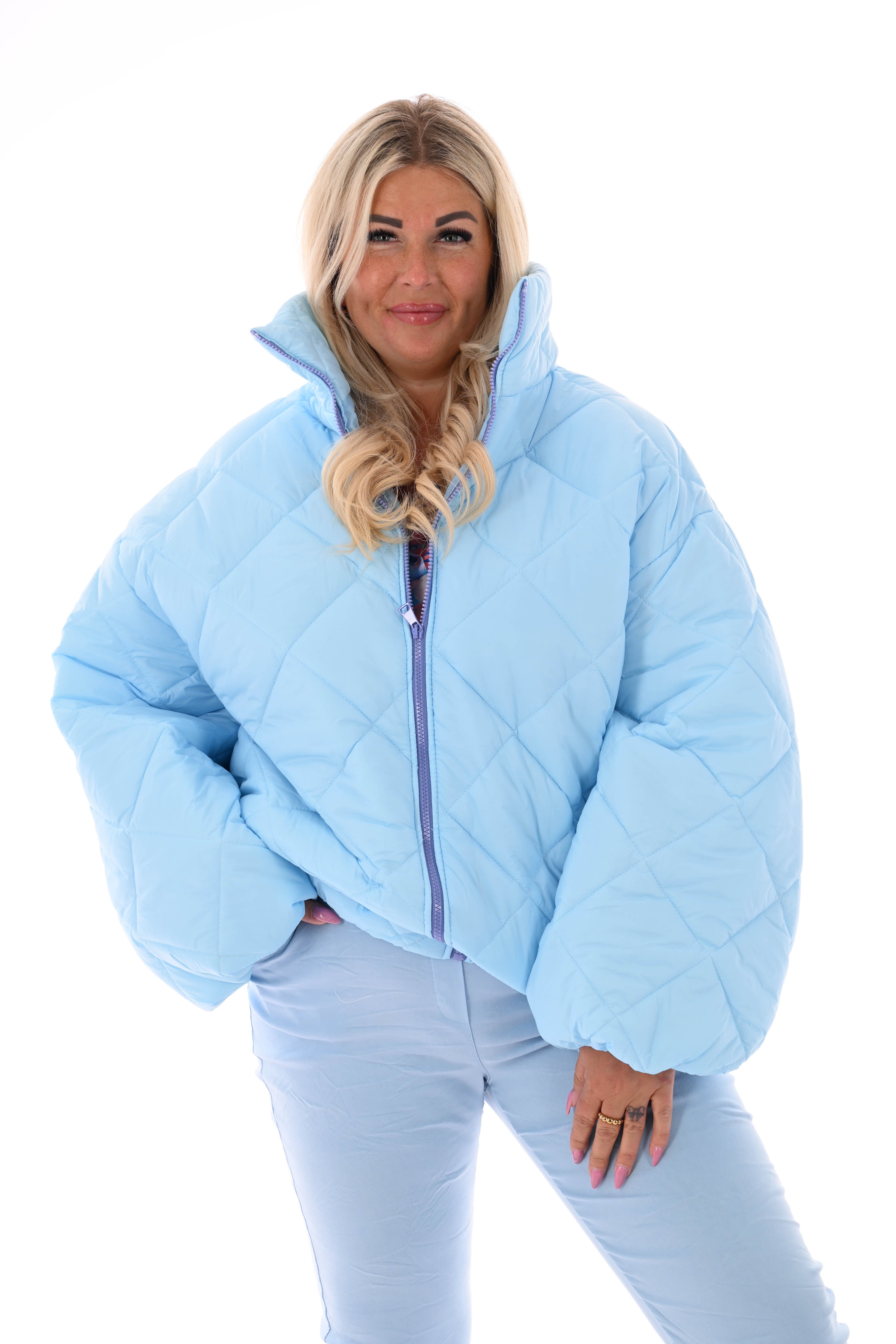 Korte jas ruit met pofmouwen lichtblauw