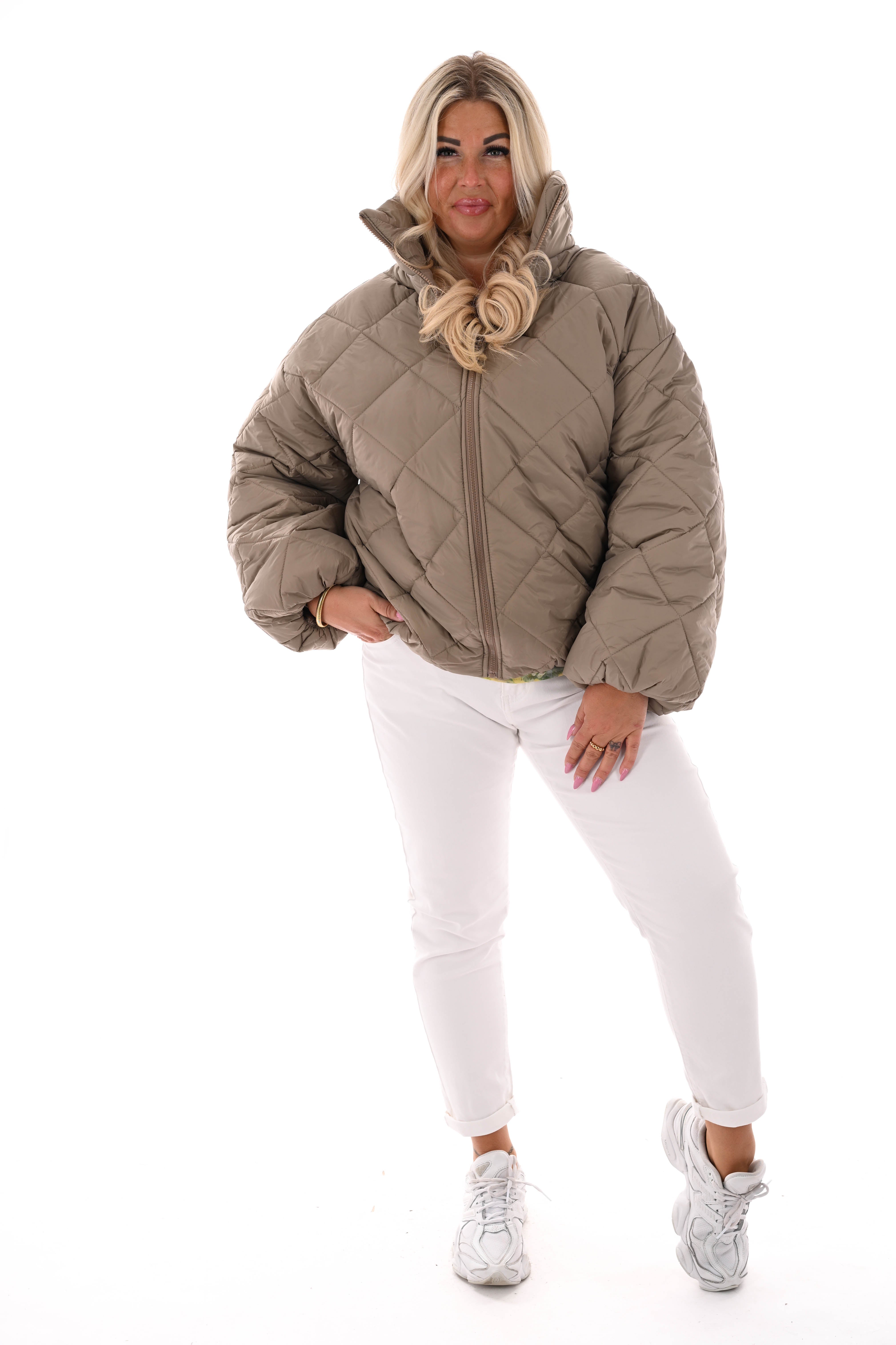 Korte jas ruit met pofmouwen taupe