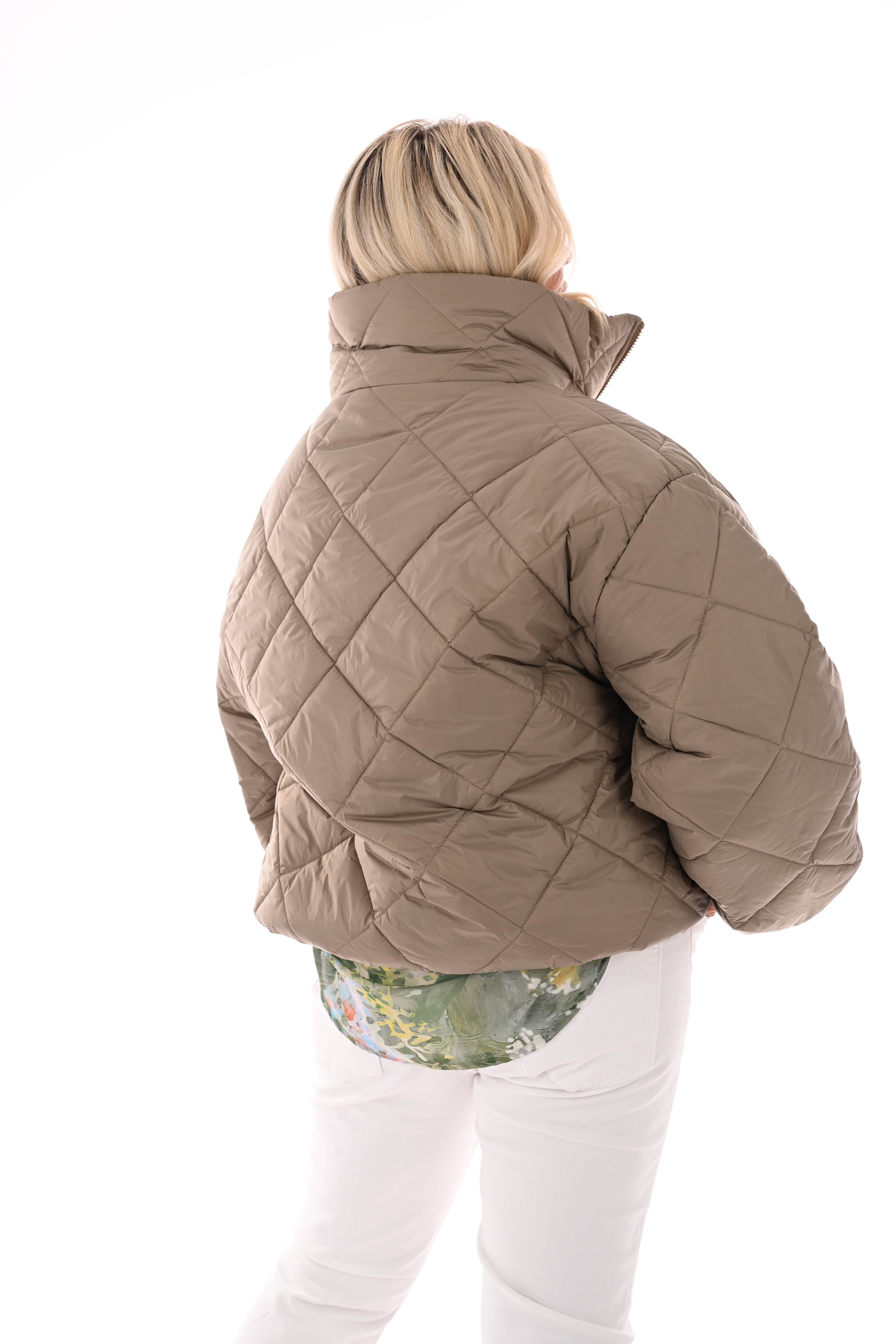 Korte jas ruit met pofmouwen taupe