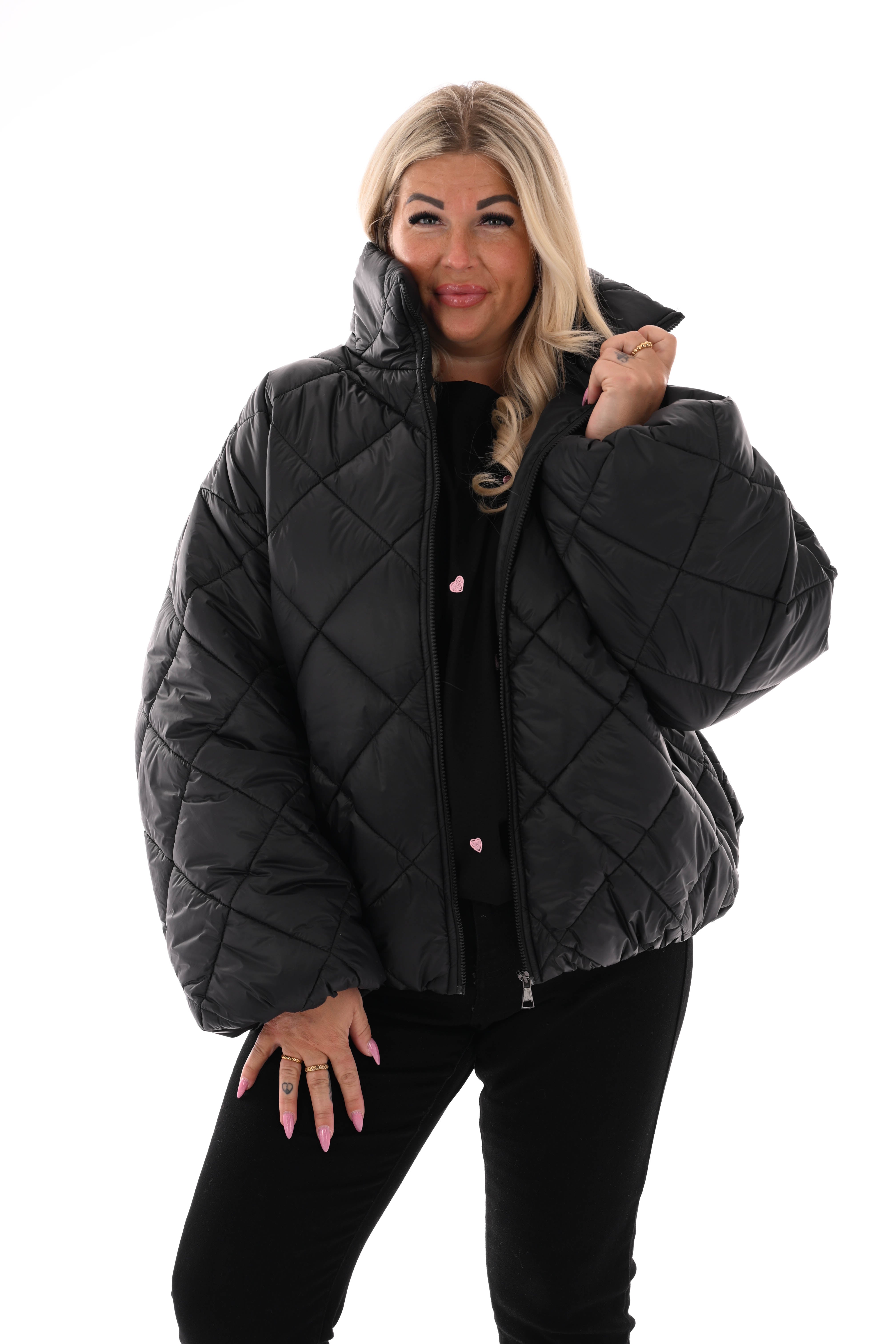 Korte jas ruit met pofmouwen zwart