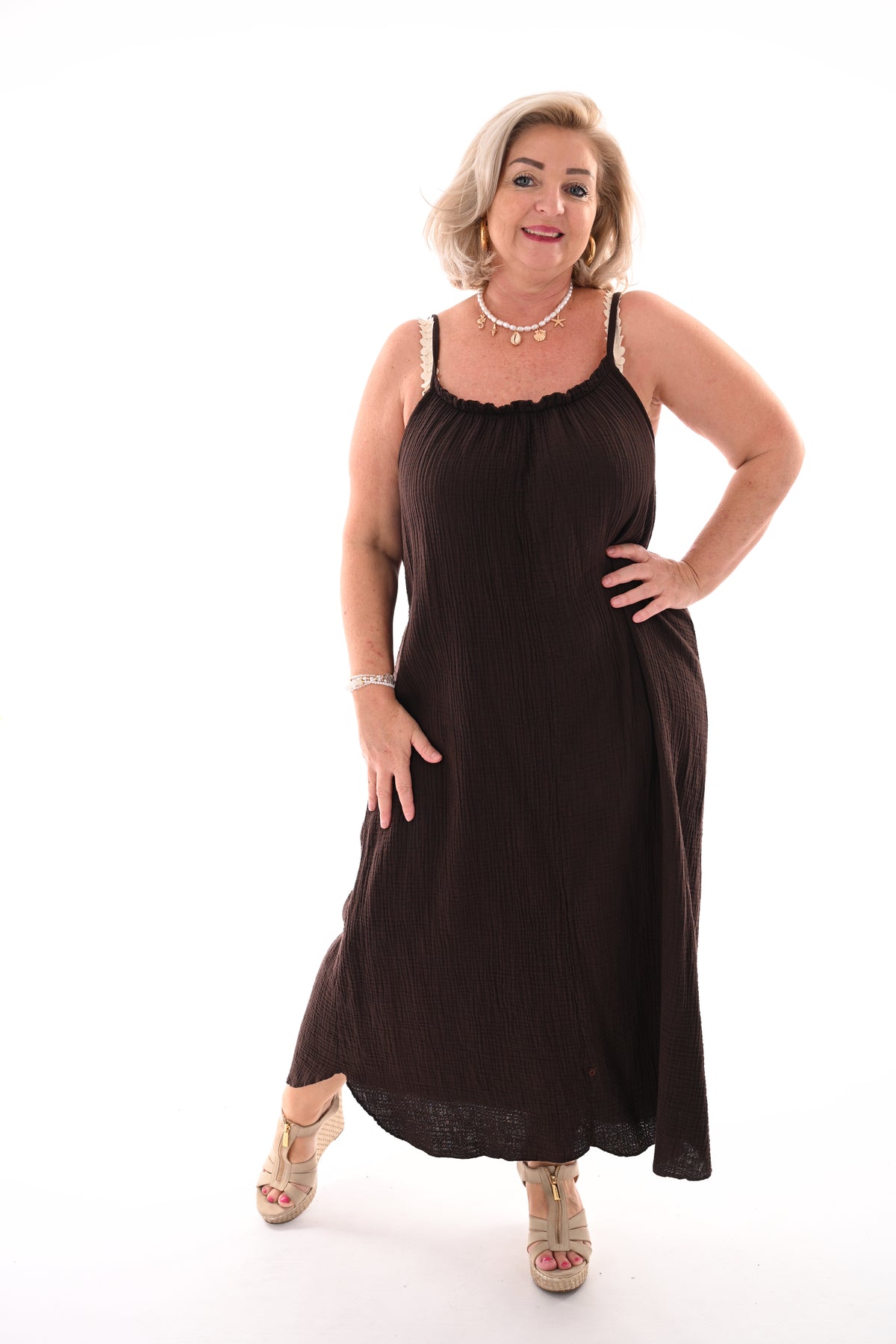 Jurk wafel smalle bandjes uni donkerbruin