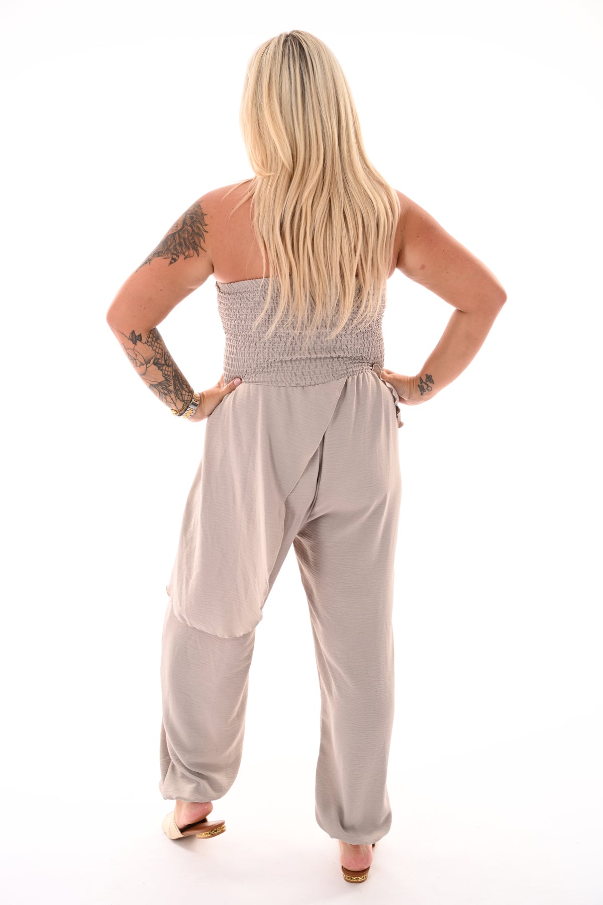 Strapless jumpsuit ruffle taupe