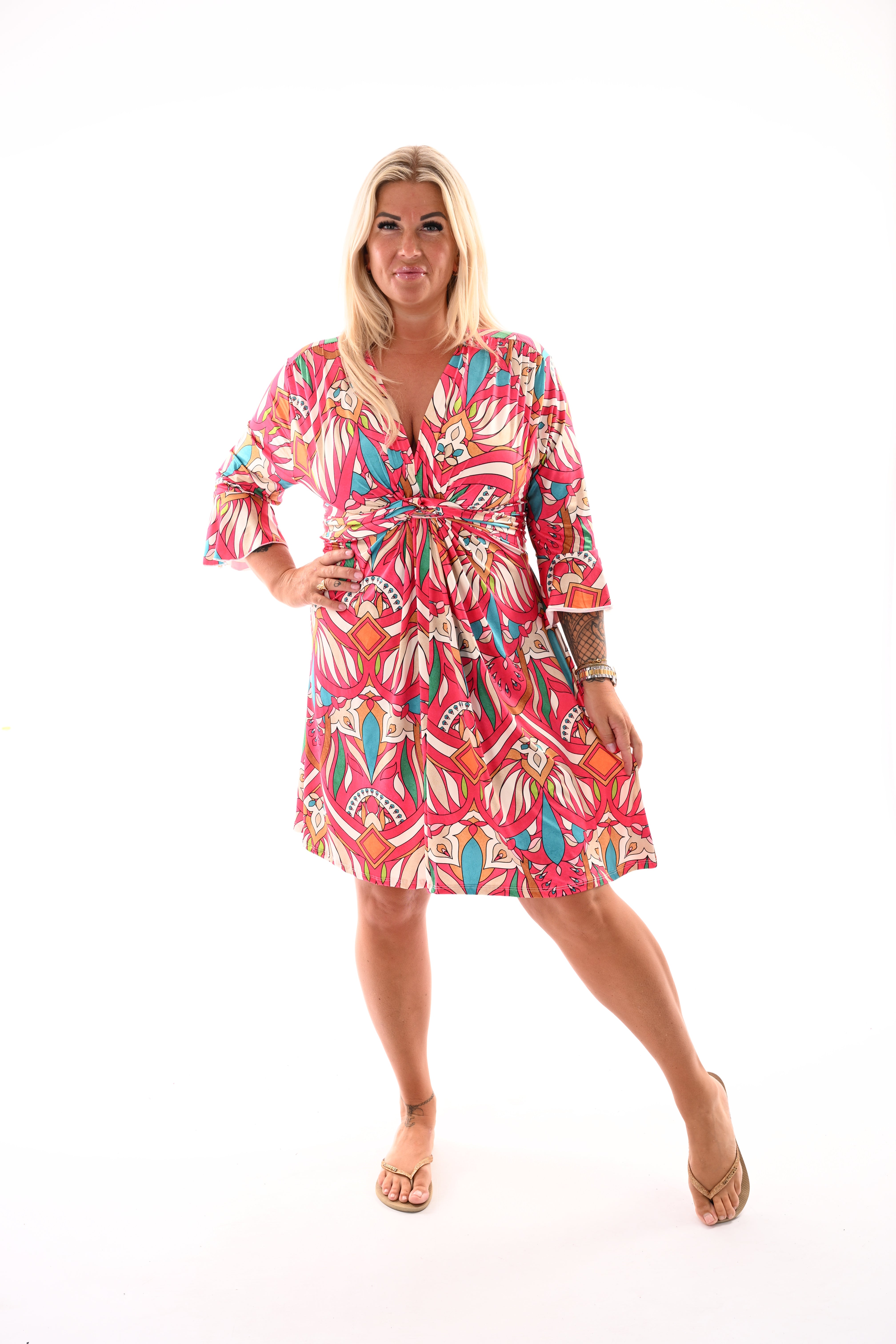 Kort jurkje met twist detail en abstracte print fuchsia