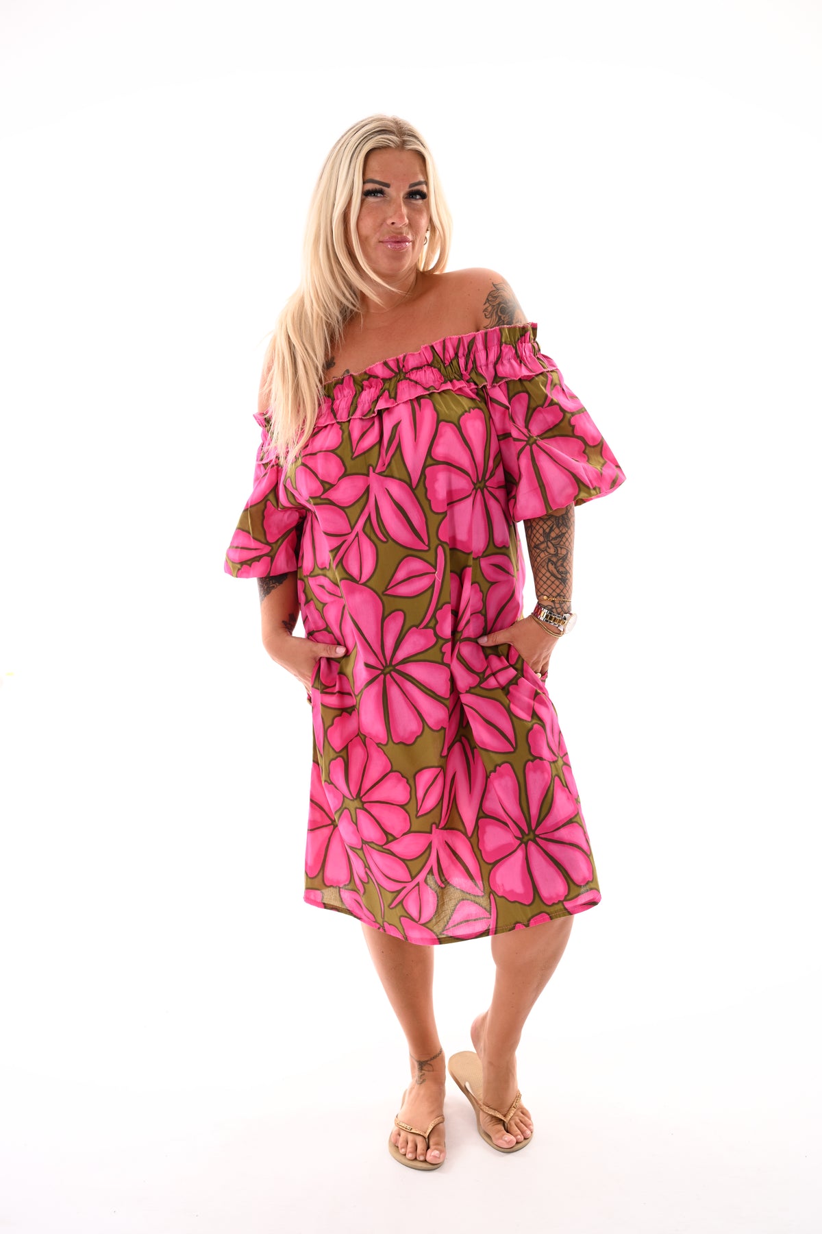 Jurk off-shoulder bladeren fuchsia/pistache