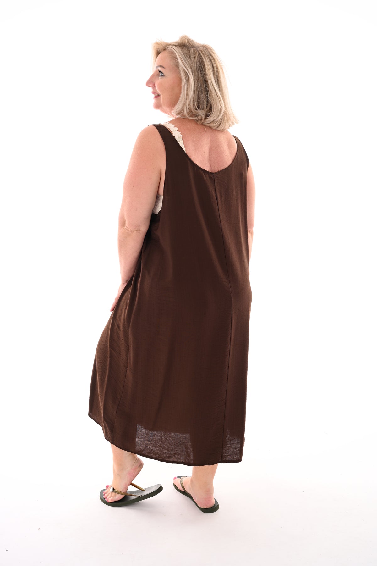 Basic jurk ronde hals donkerbruin