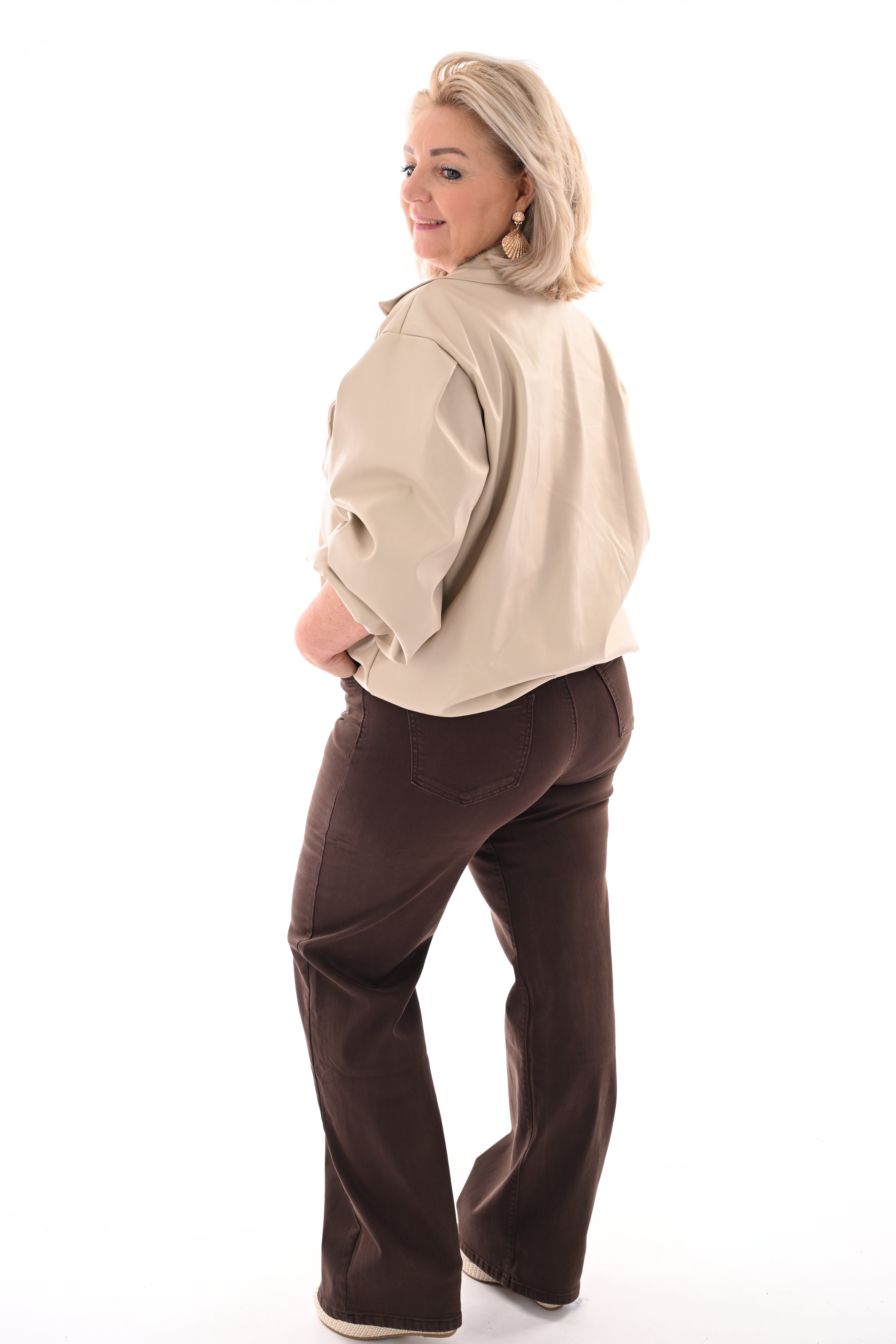Korte leatherlook bomber dubbele knopen beige