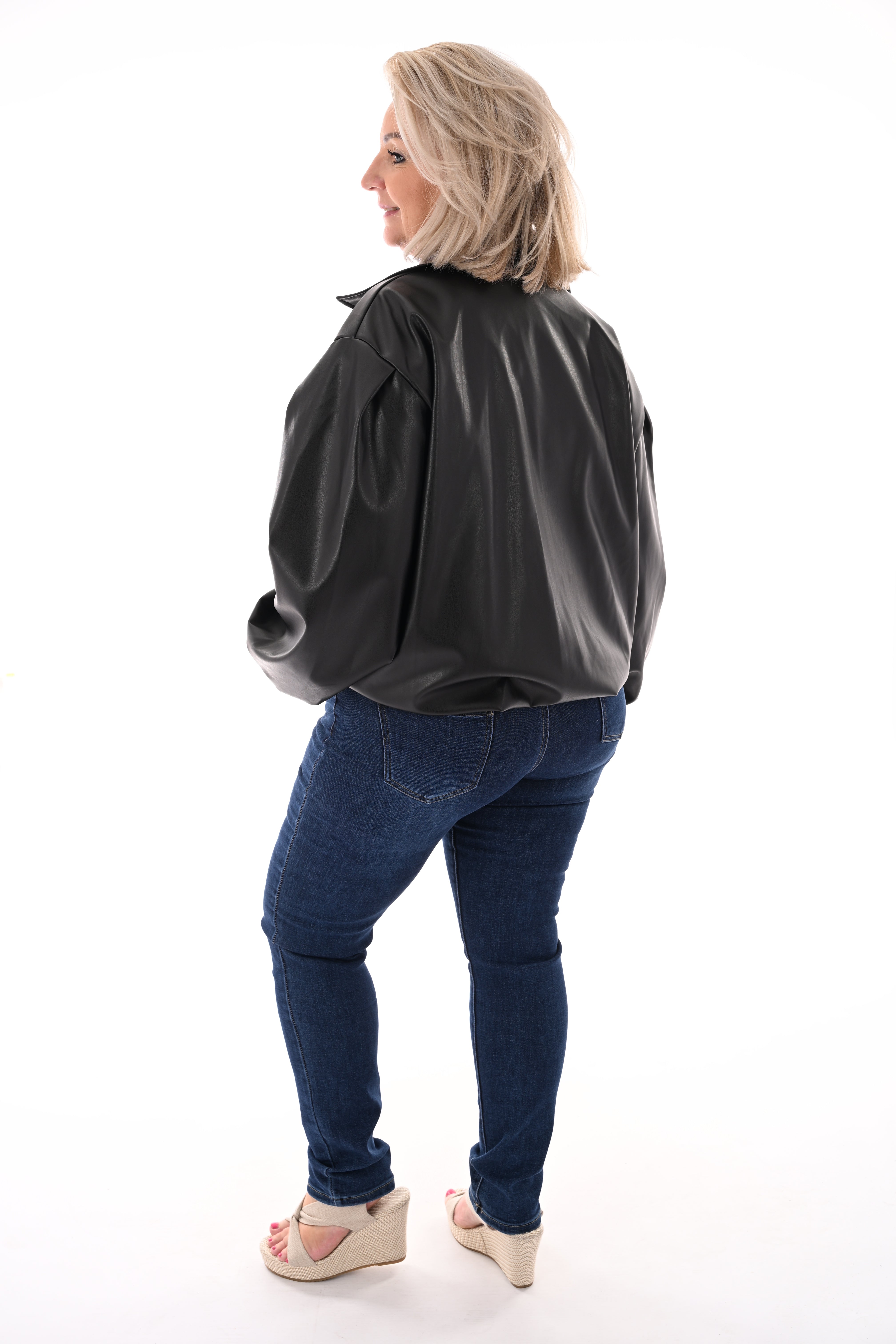 Korte leatherlook bomber dubbele knopen zwart