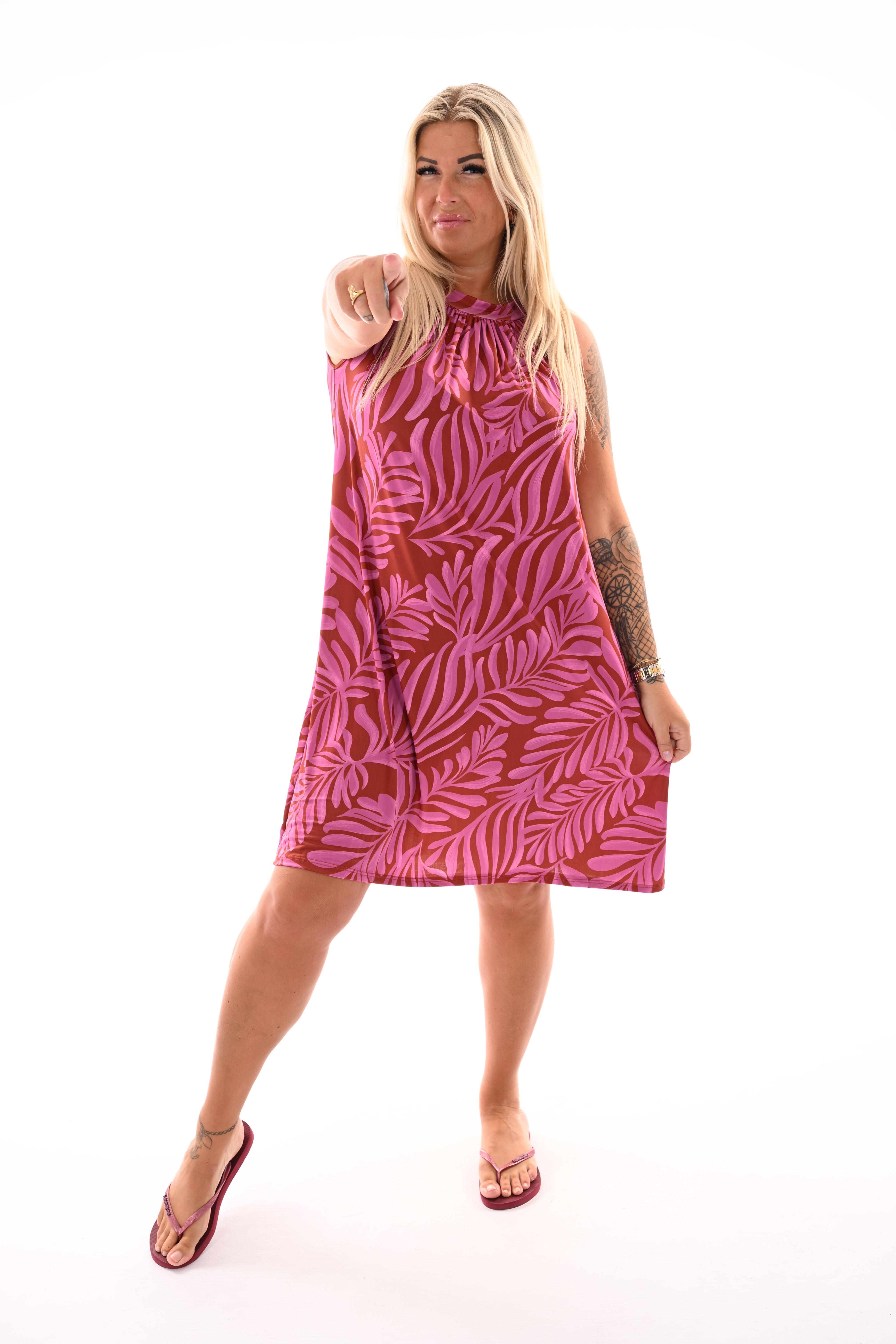 Halter jurk print bladeren bruin/cyclaam