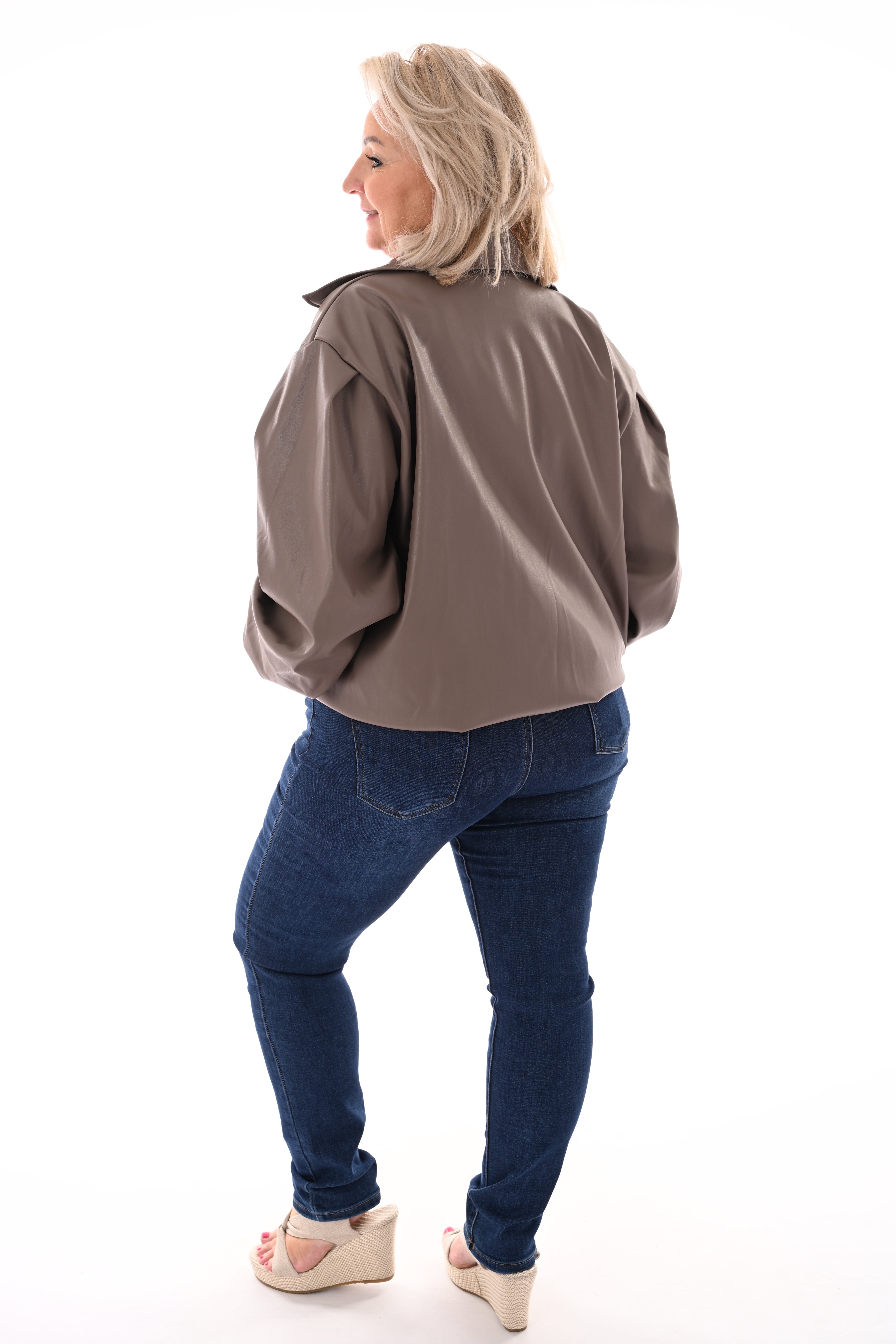 Korte leatherlook bomber dubbele knopen taupe