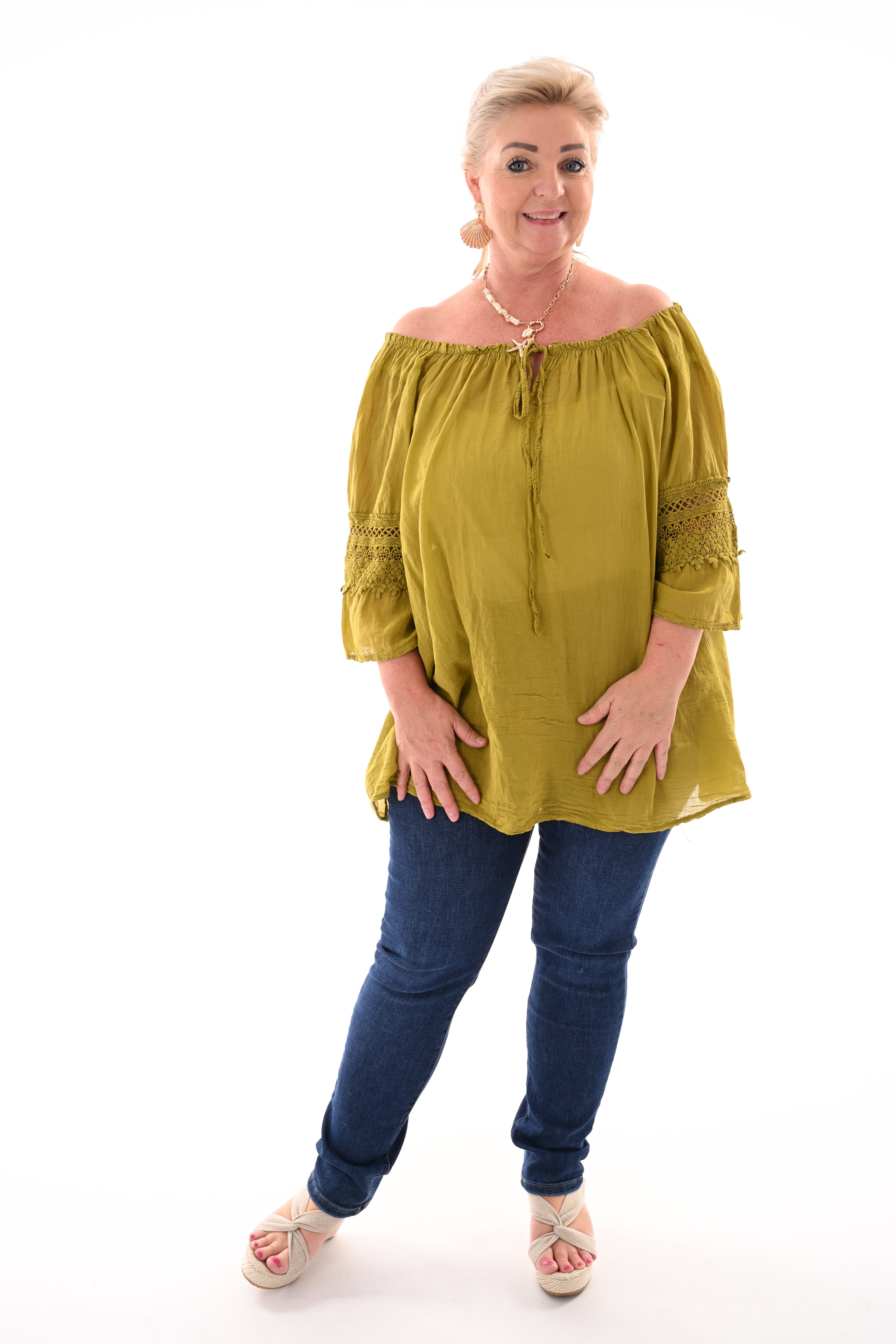 Top off-shoulder broderie lime
