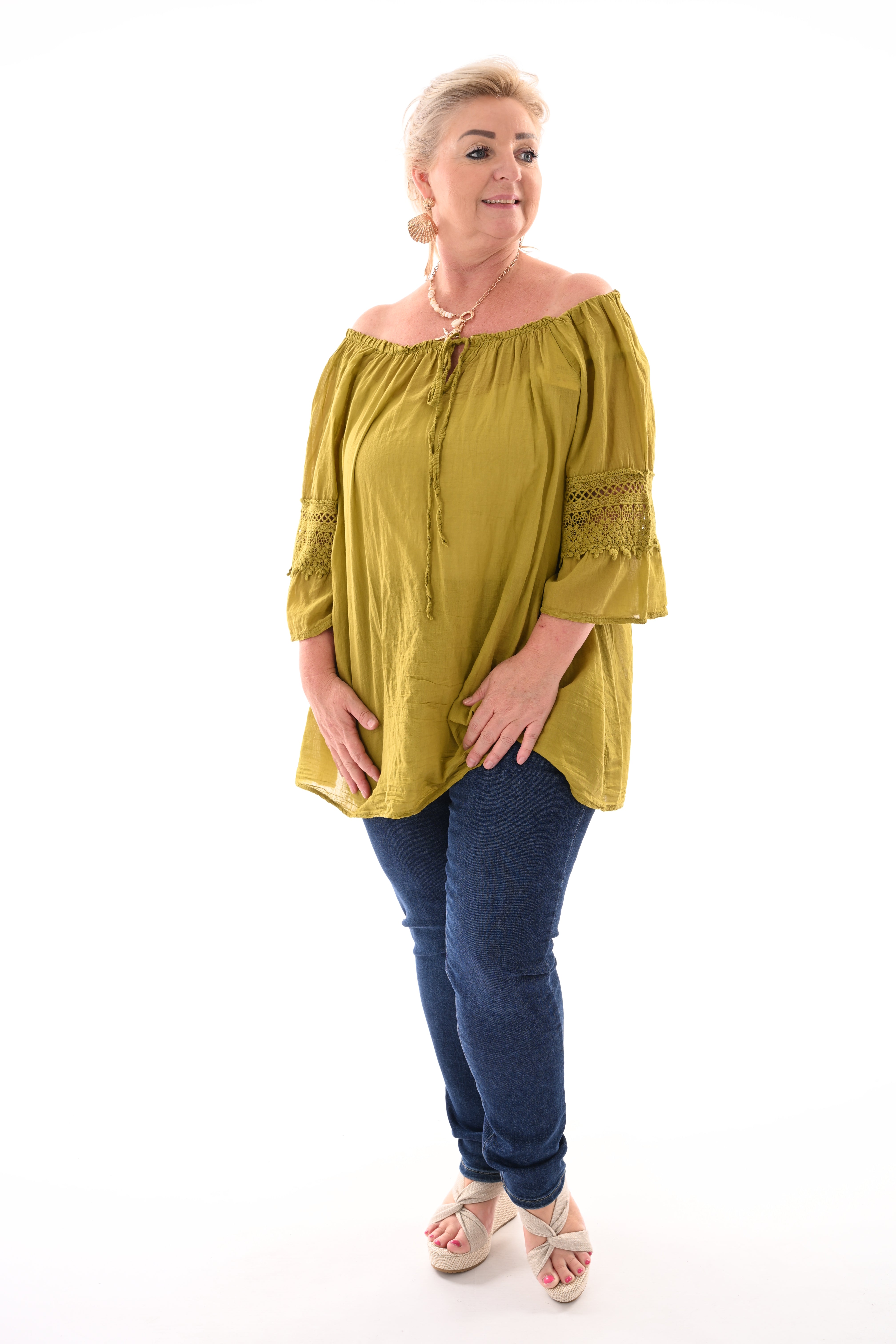 Top off-shoulder broderie lime