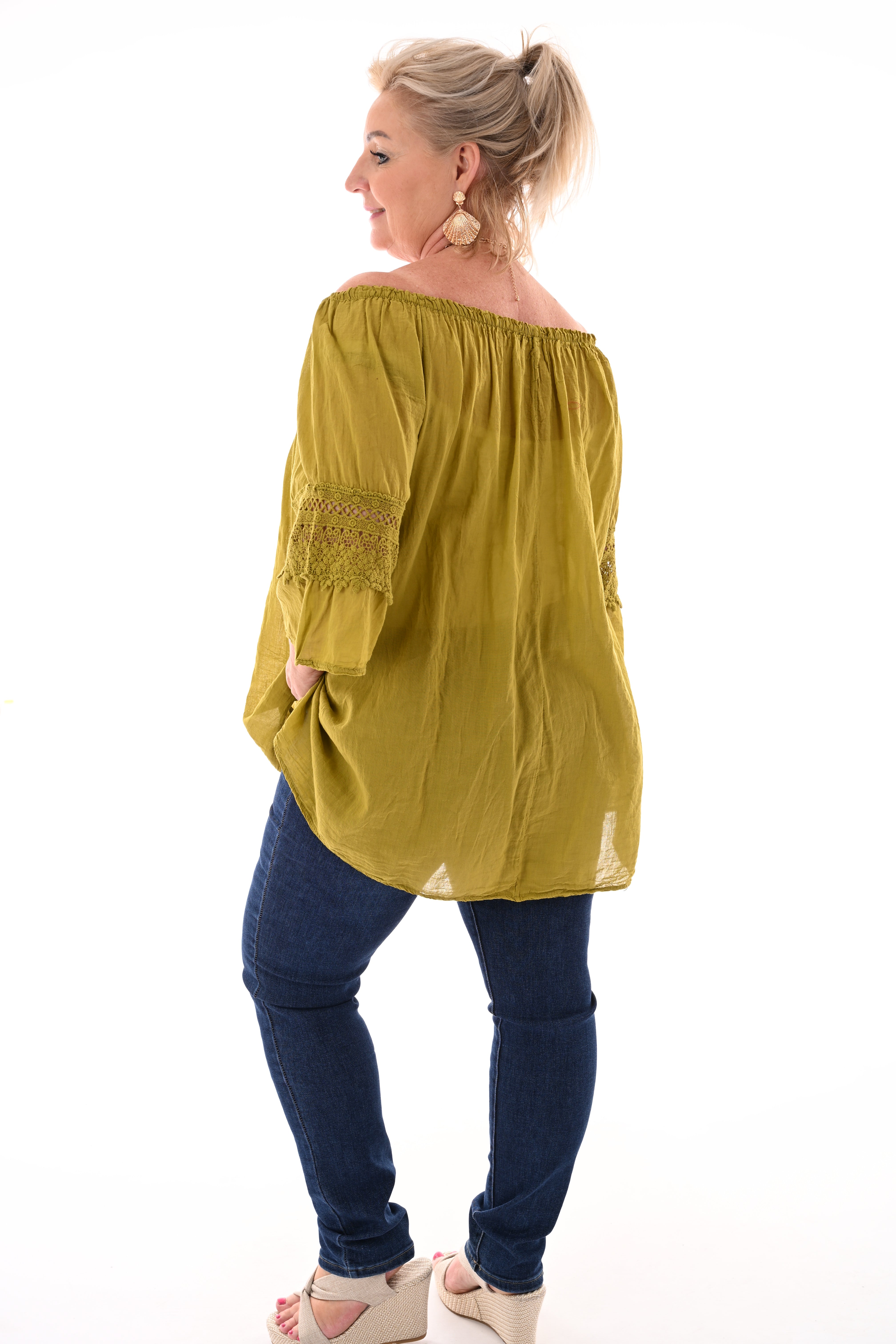 Top off-shoulder broderie lime