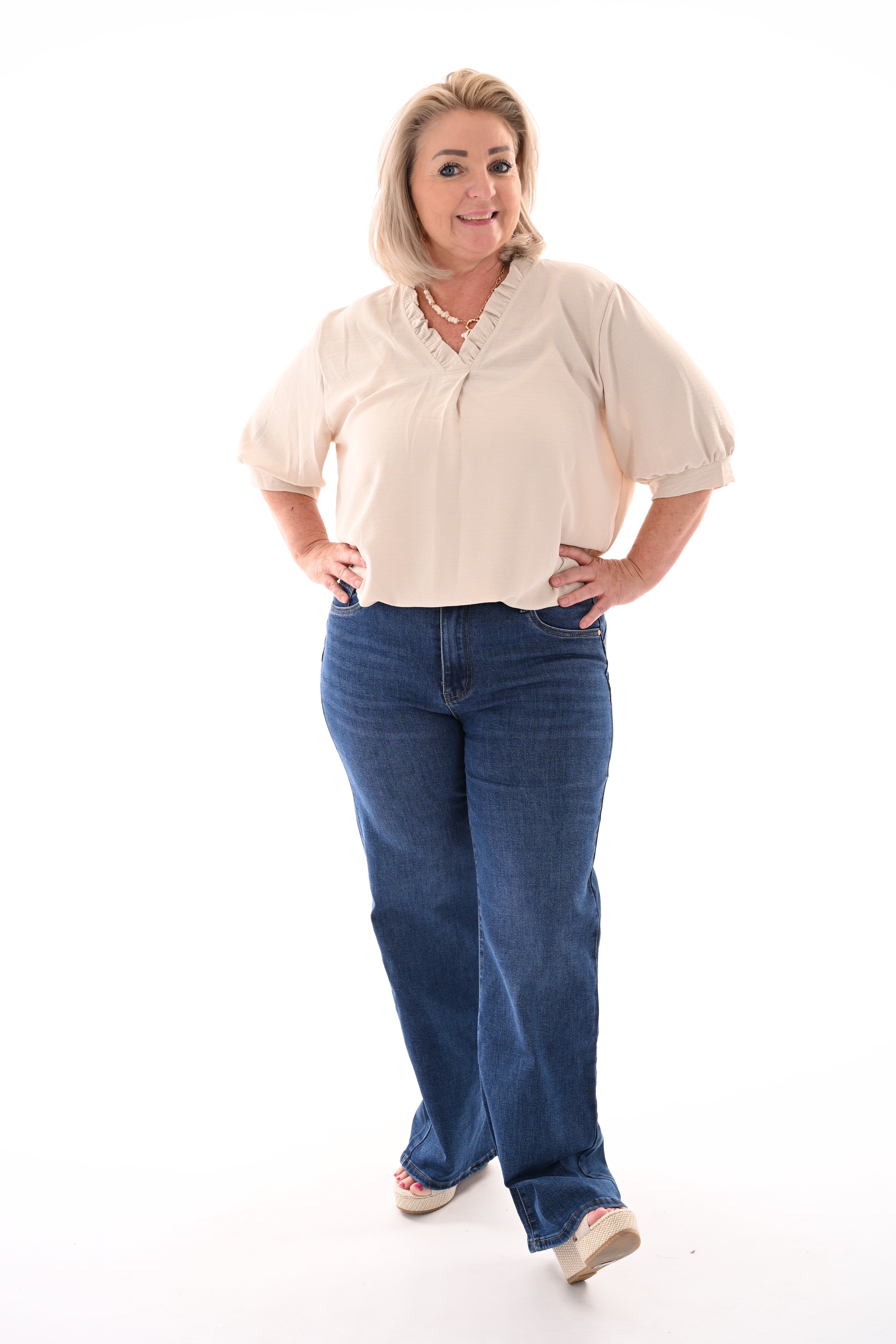 Top roezel v-hals beige