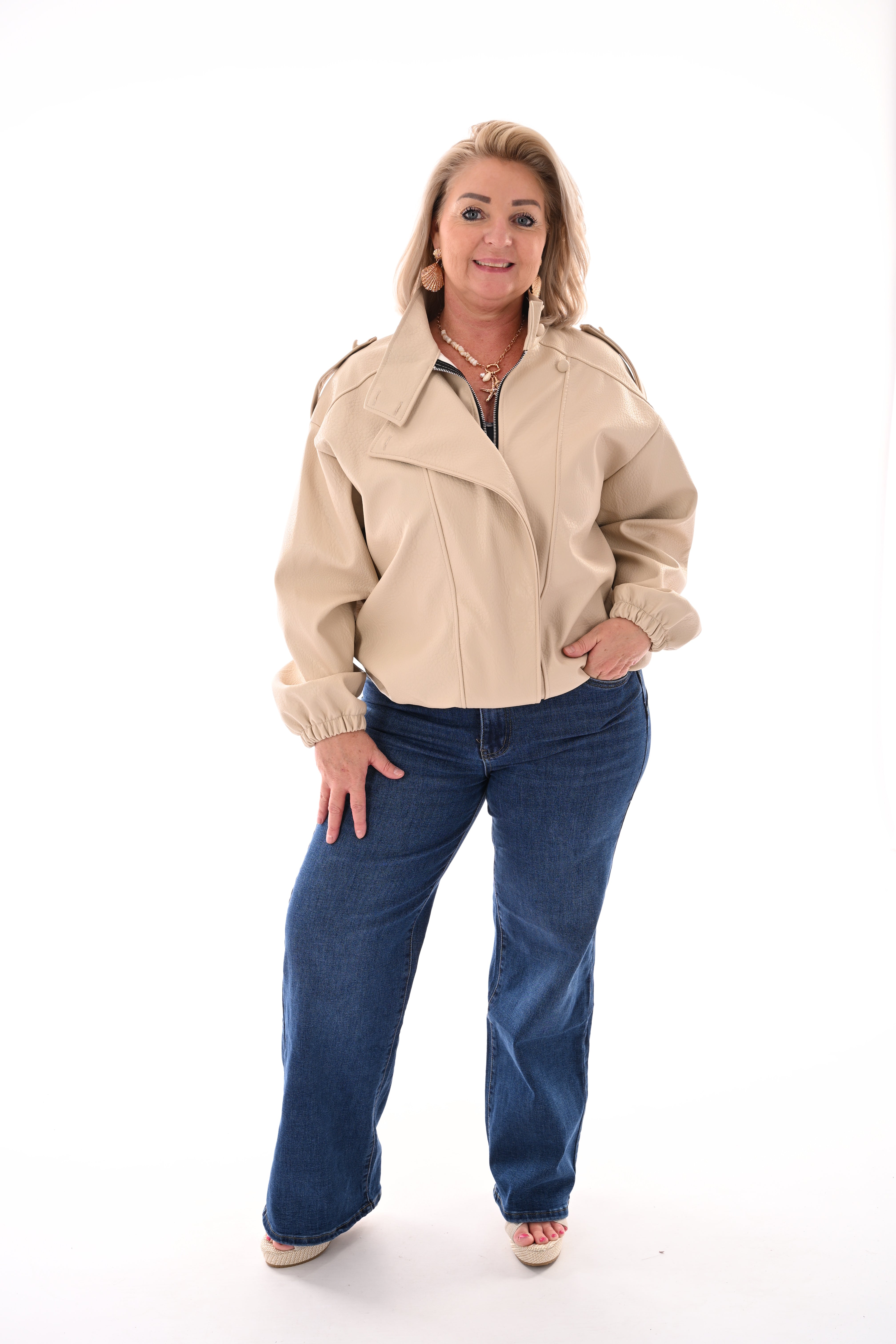 Leather look jasje overslag  beige