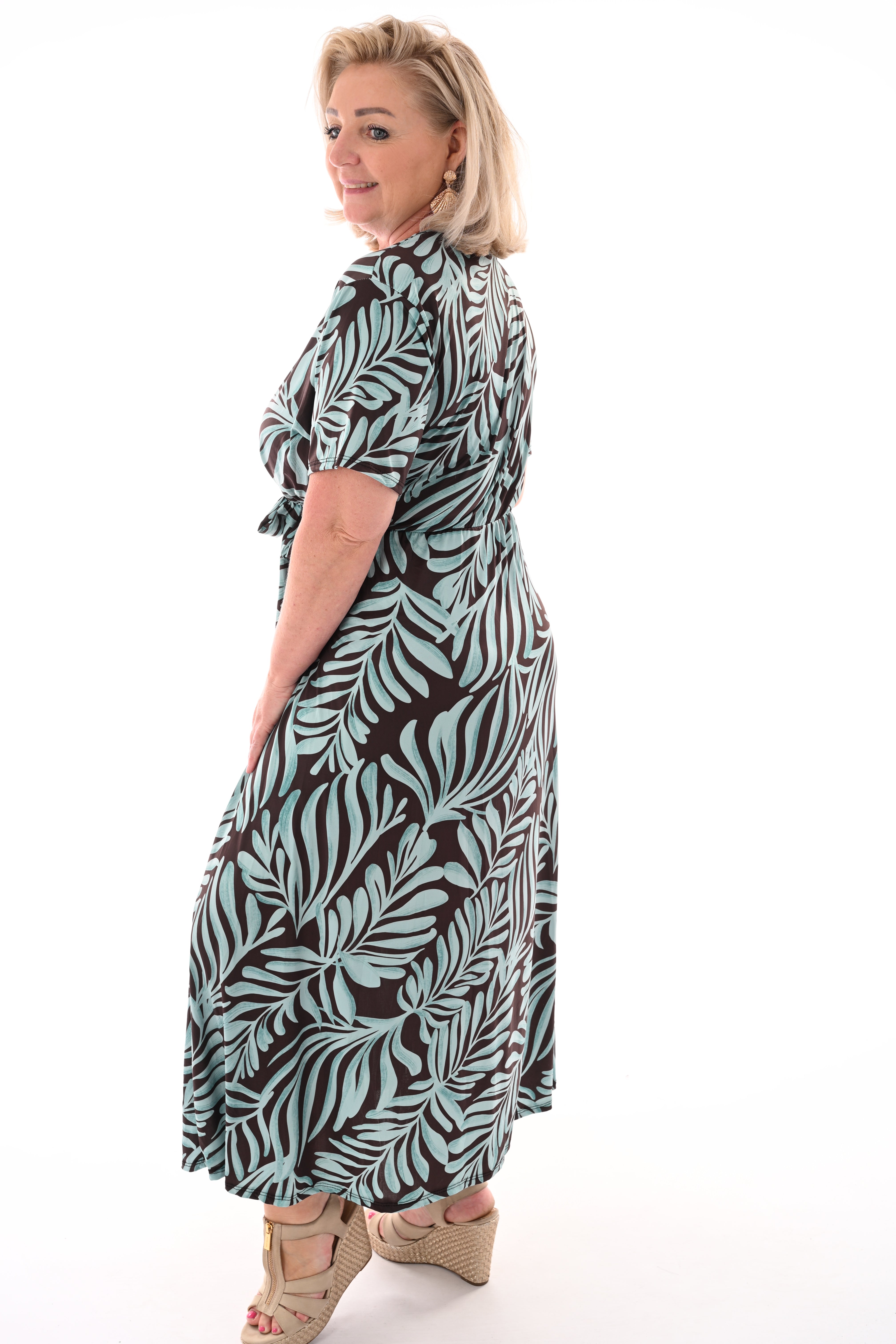 Lange jurk met strik print bladeren donkerbruin/turquoise
