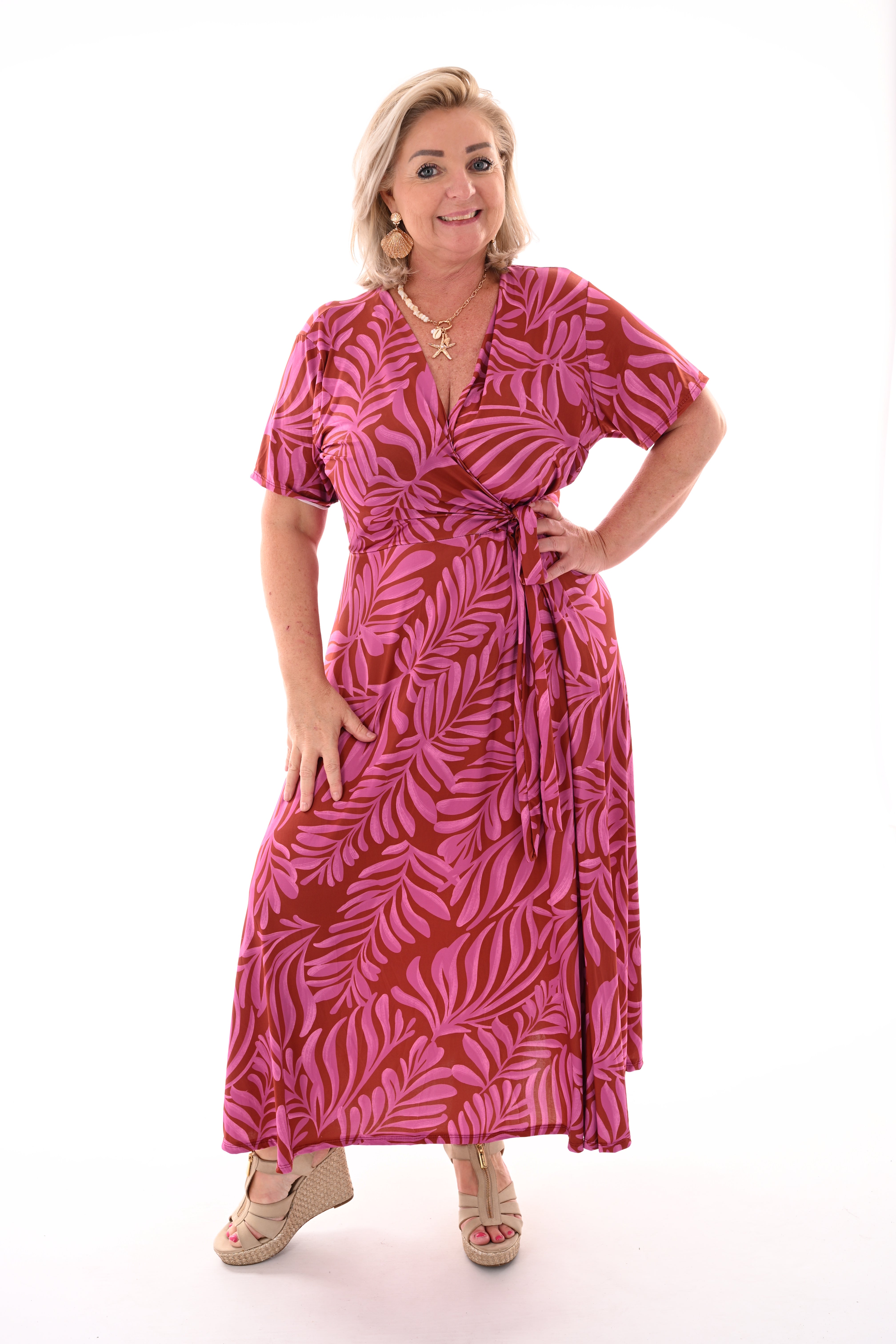 Lange jurk met strik print bladeren bruin/cyclaam