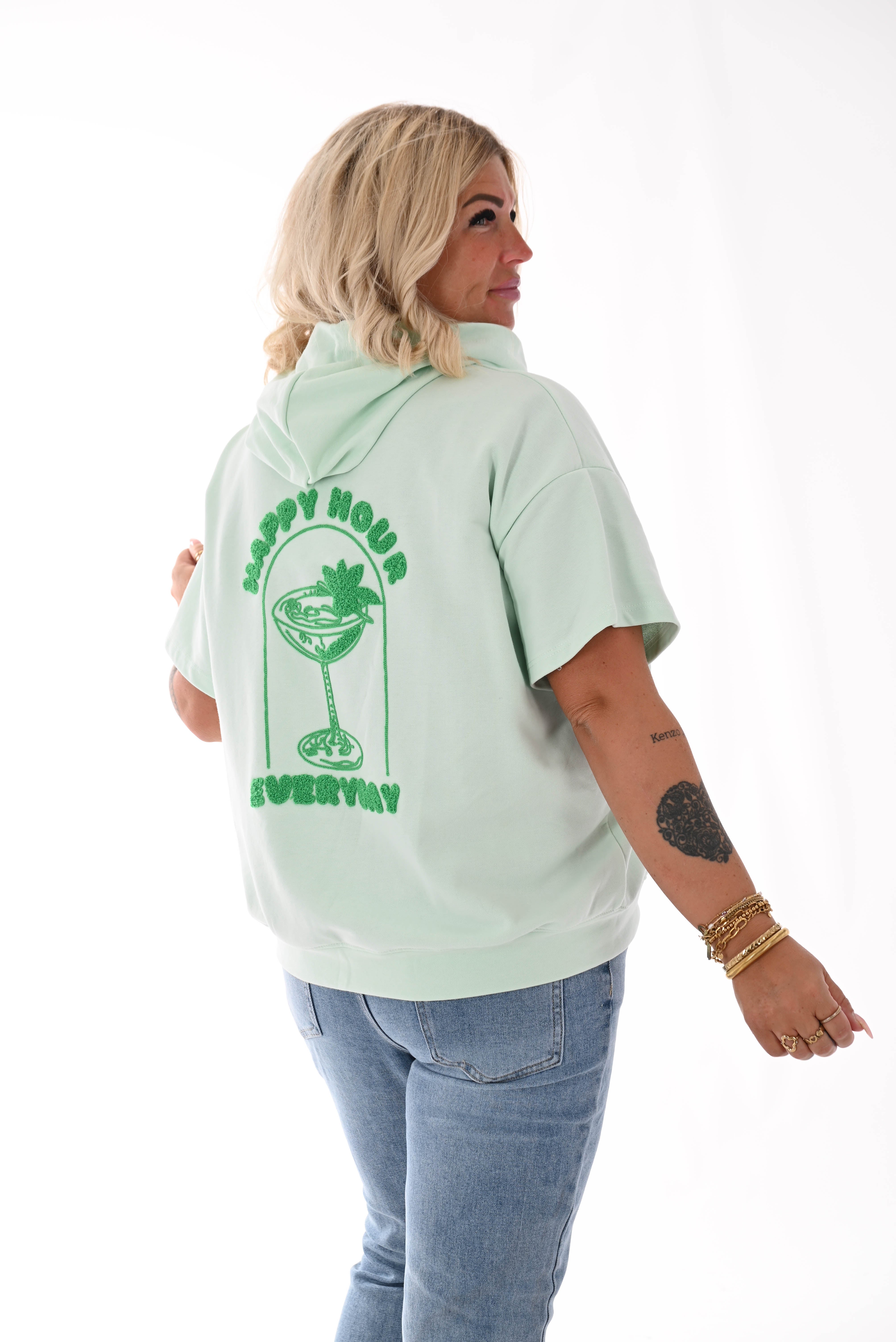 Sweater korte mouwen met capuchon happy hour lichtgroen