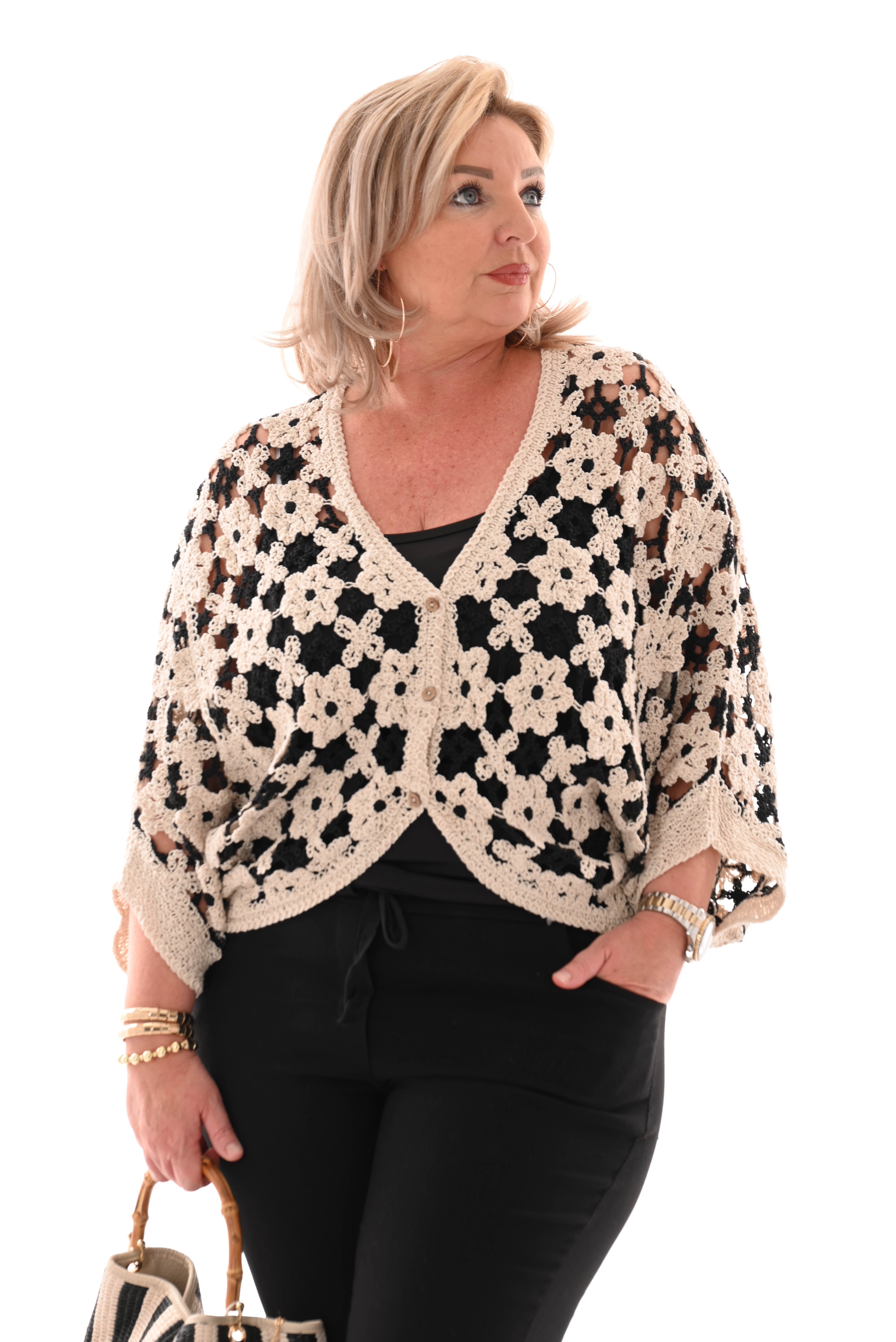 Gehaakt vest knopen beige
