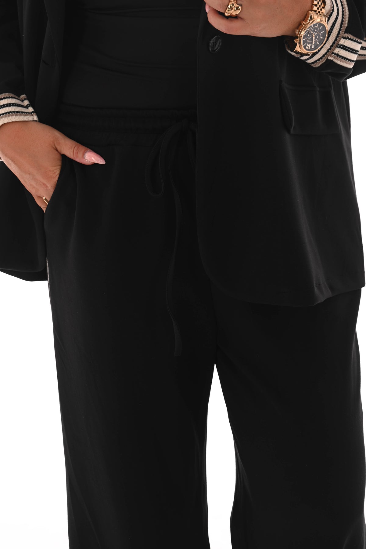 Wijde broek met bies fijne streep zwart