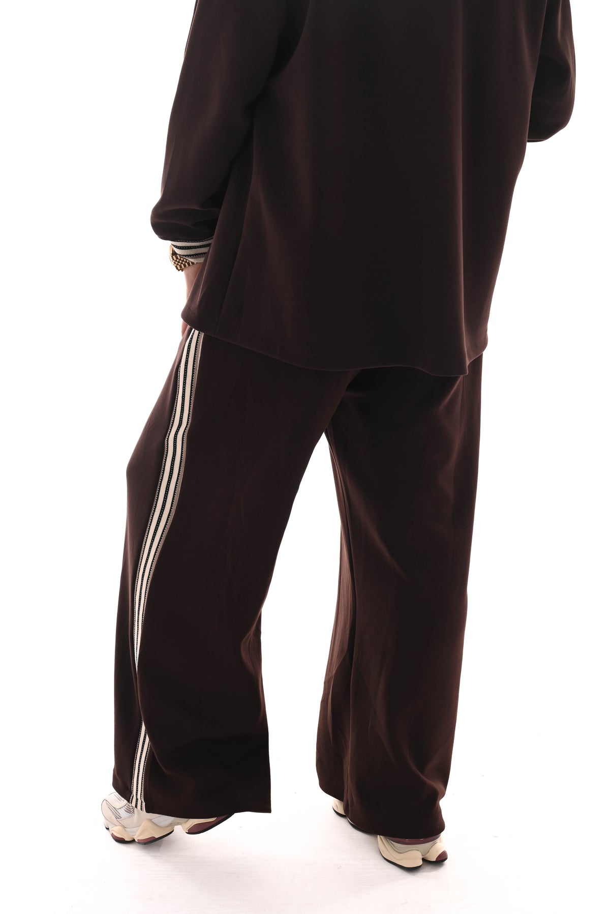 Wijde broek met bies fijne streep donkerbruin