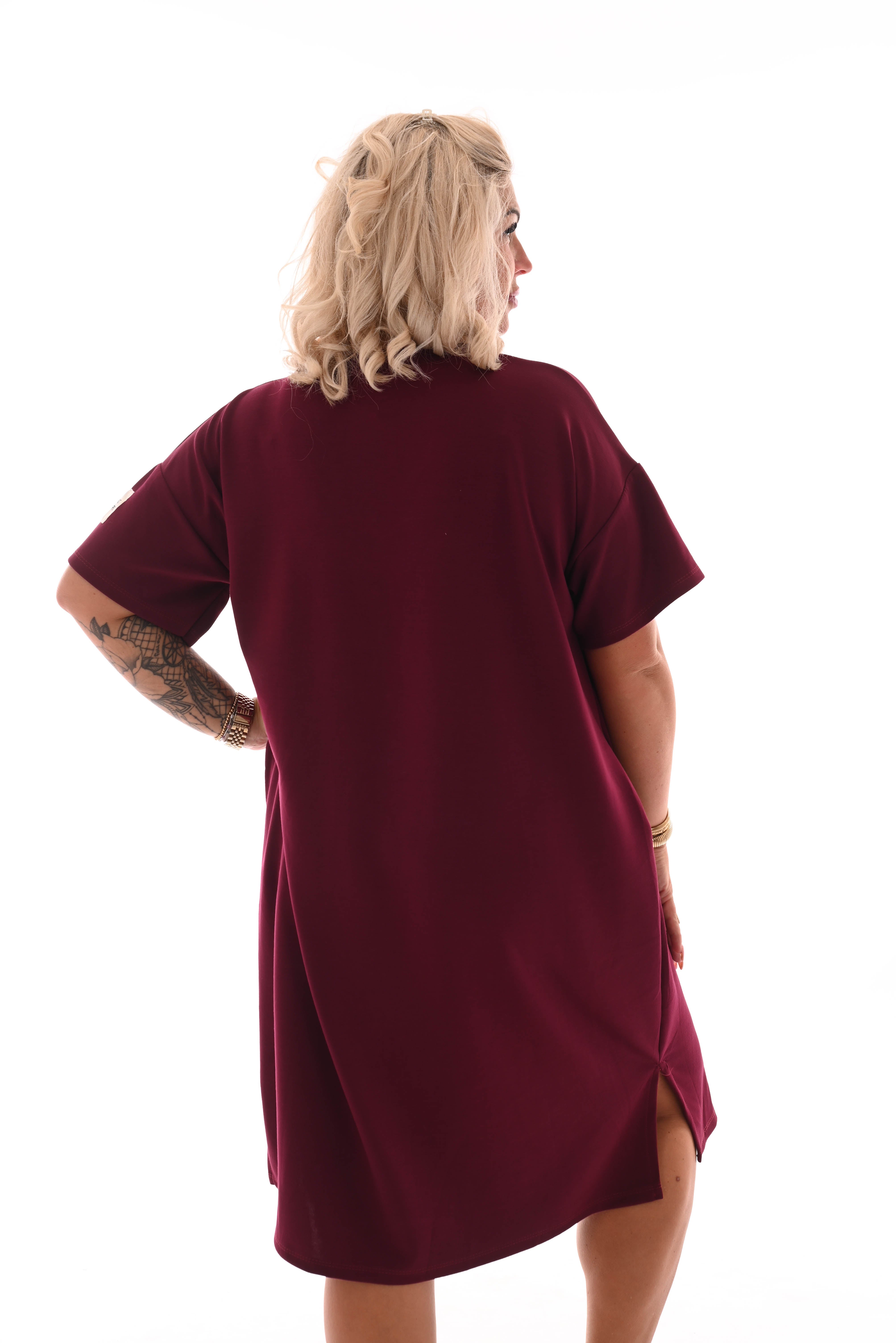 Sweaterdress v-hals korte mouwen applicatie bordeaux