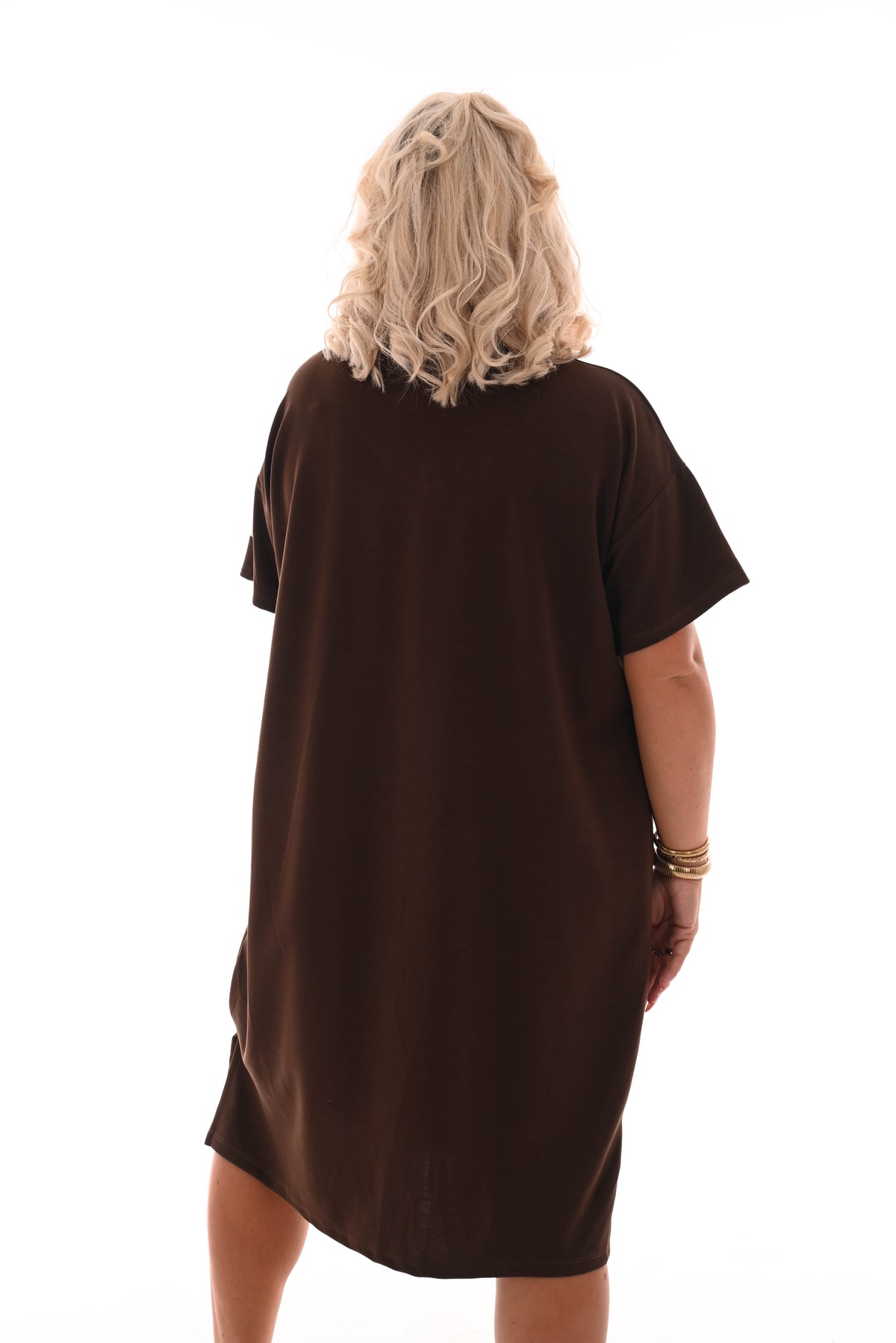 Sweaterdress v-hals korte mouwen applicatie bruin