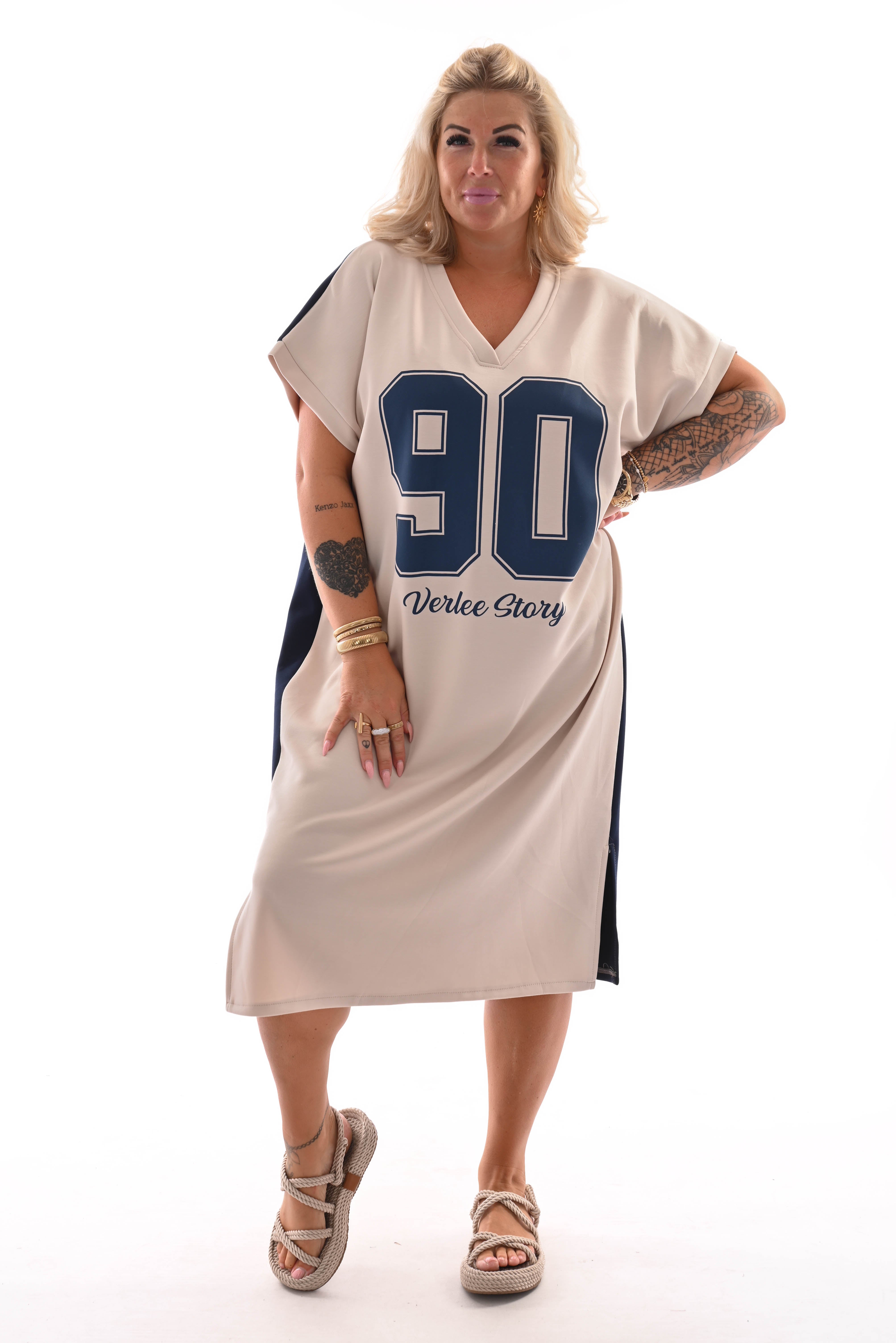 Sweaterdress v-hals 90's beige/marineblauw