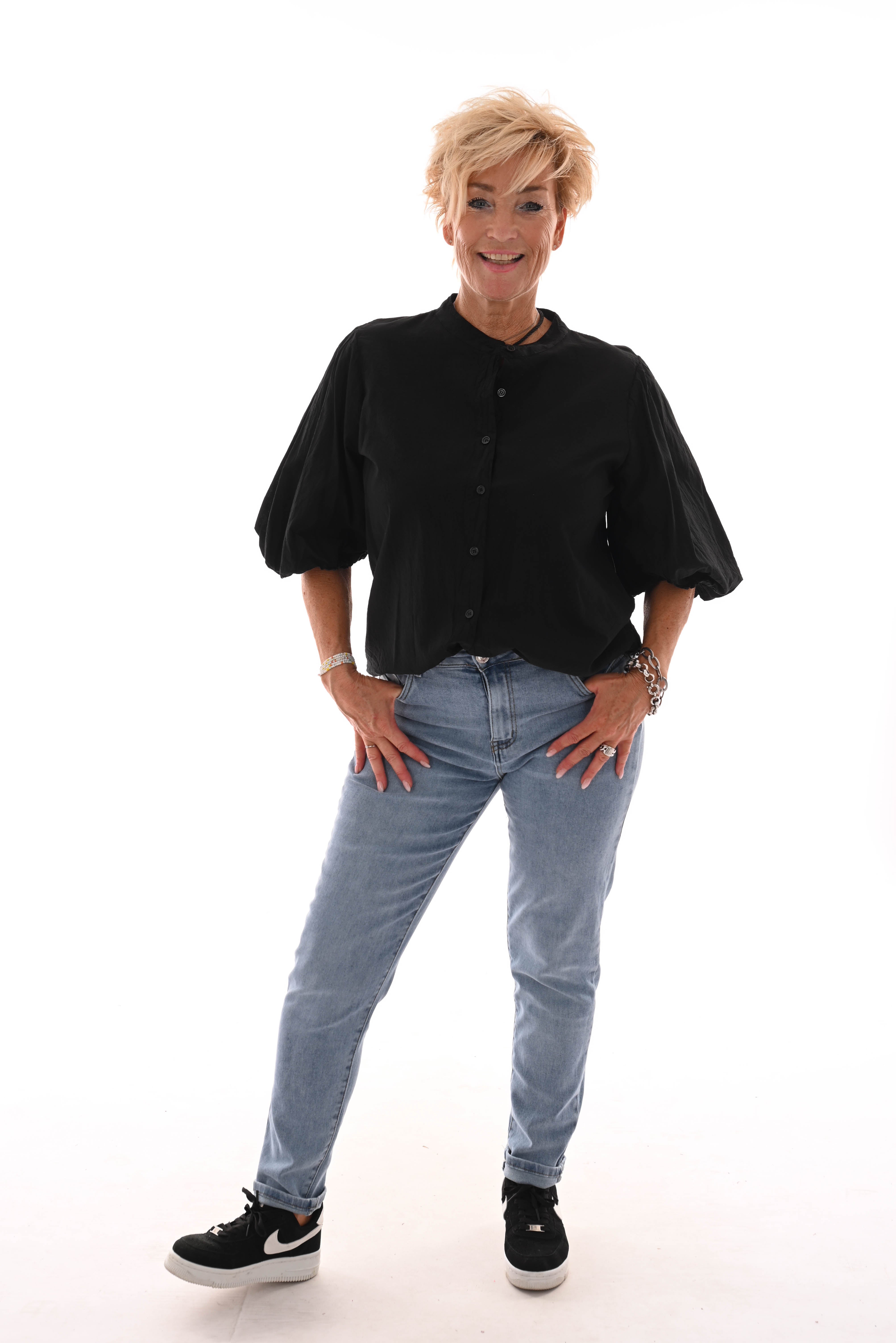 Blouse korte pofmouwen uni zwart