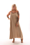 Lange jurk hals detail spaghetti bandjes beige