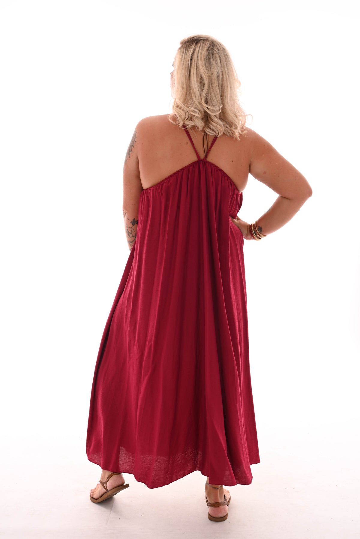Lange jurk hals detail spaghetti bandjes bordeaux