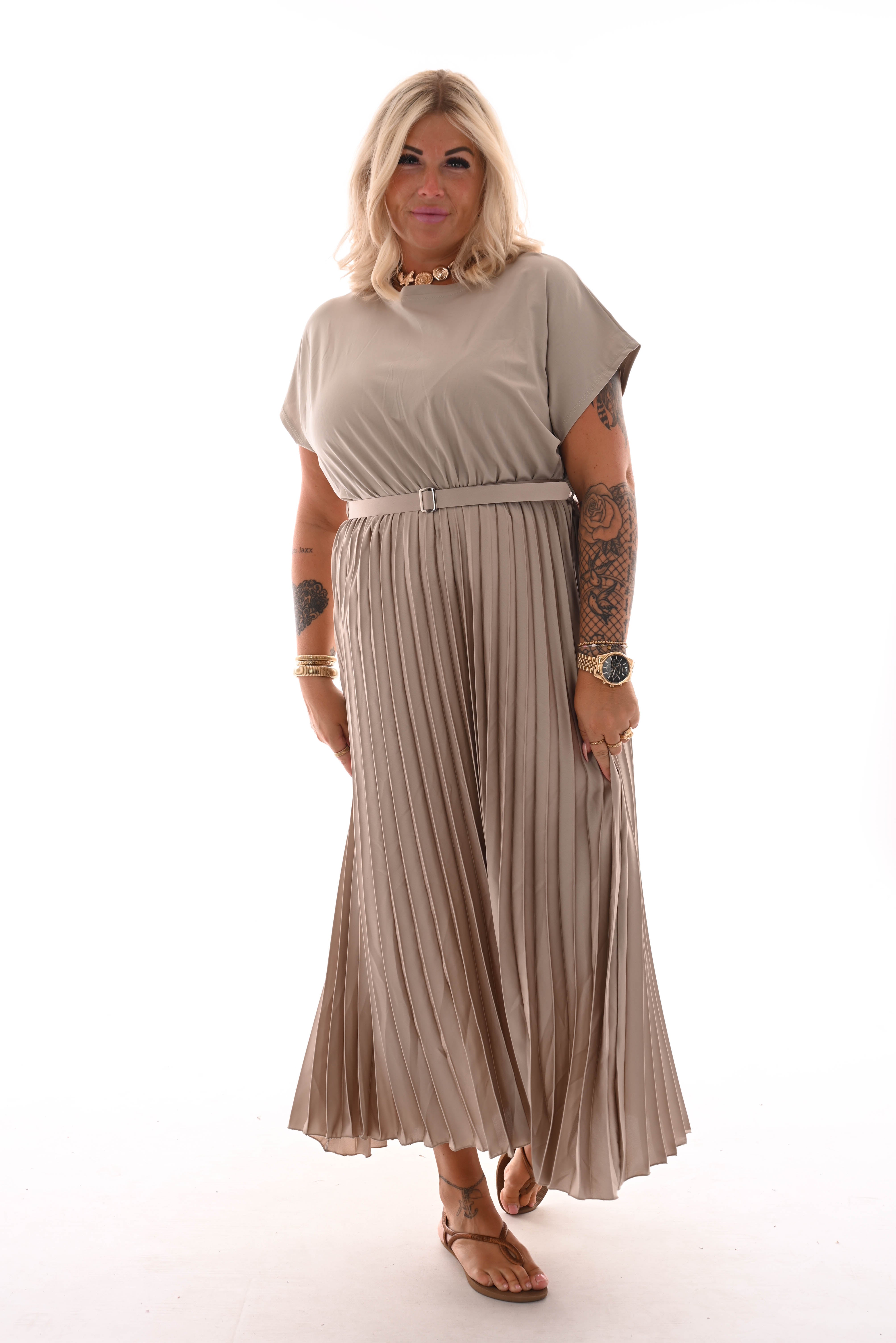 Lange jurk plooien rok met ceintuur beige
