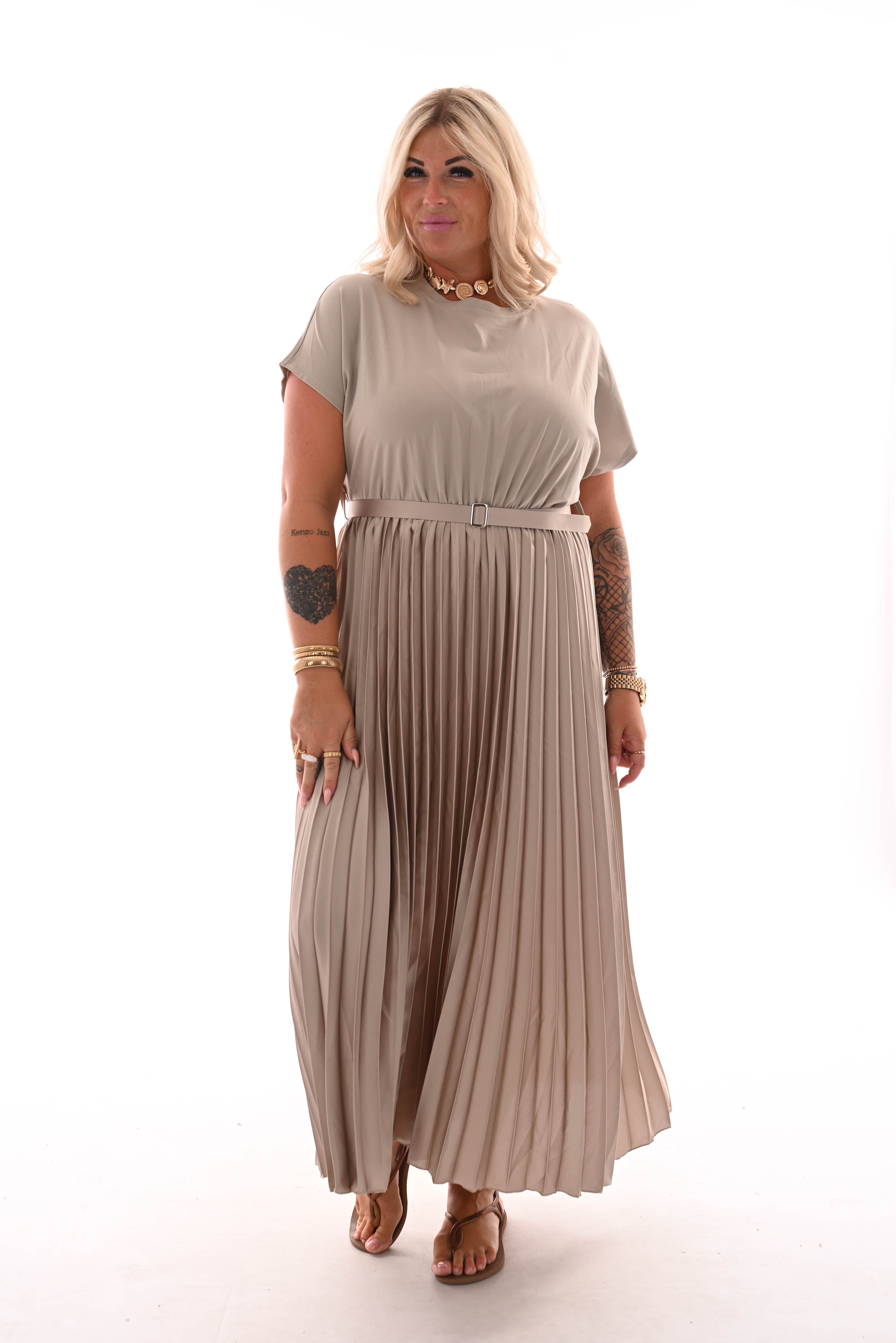 Lange jurk plooien rok met ceintuur beige