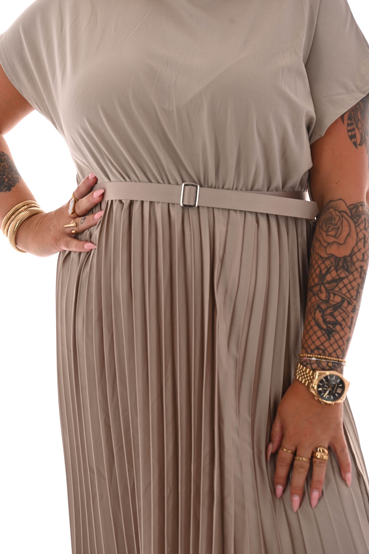 Lange jurk plooien rok met ceintuur beige