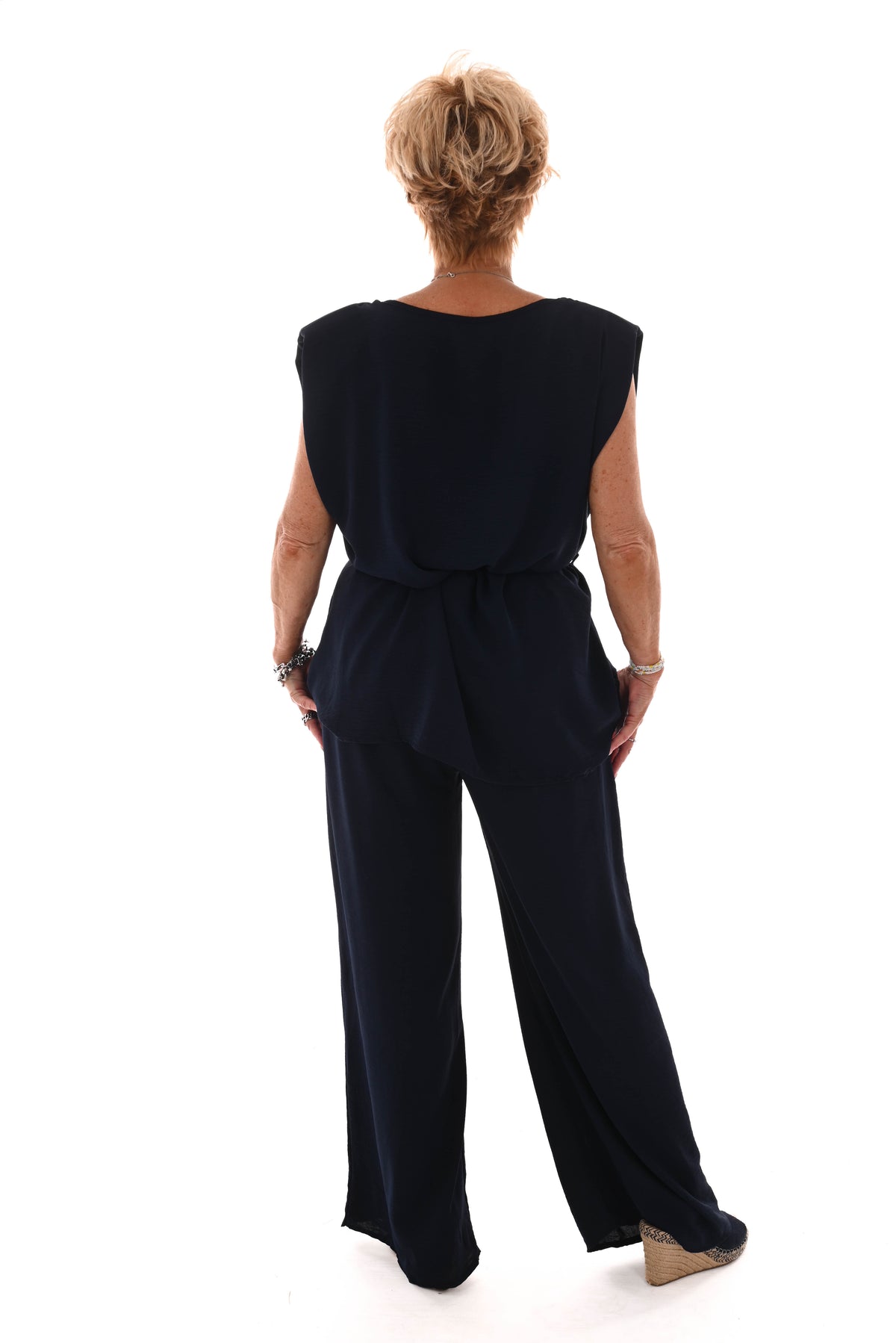 Tweedelig pak top met ceintuur marineblauw